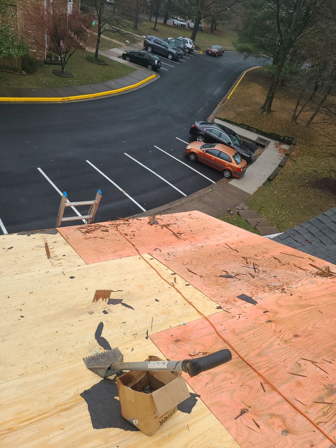 Vienna: Residential Roof Replacement with CertainTeed Landmark Pro in Max Def Weathered Wood by RM Banning, Inc.