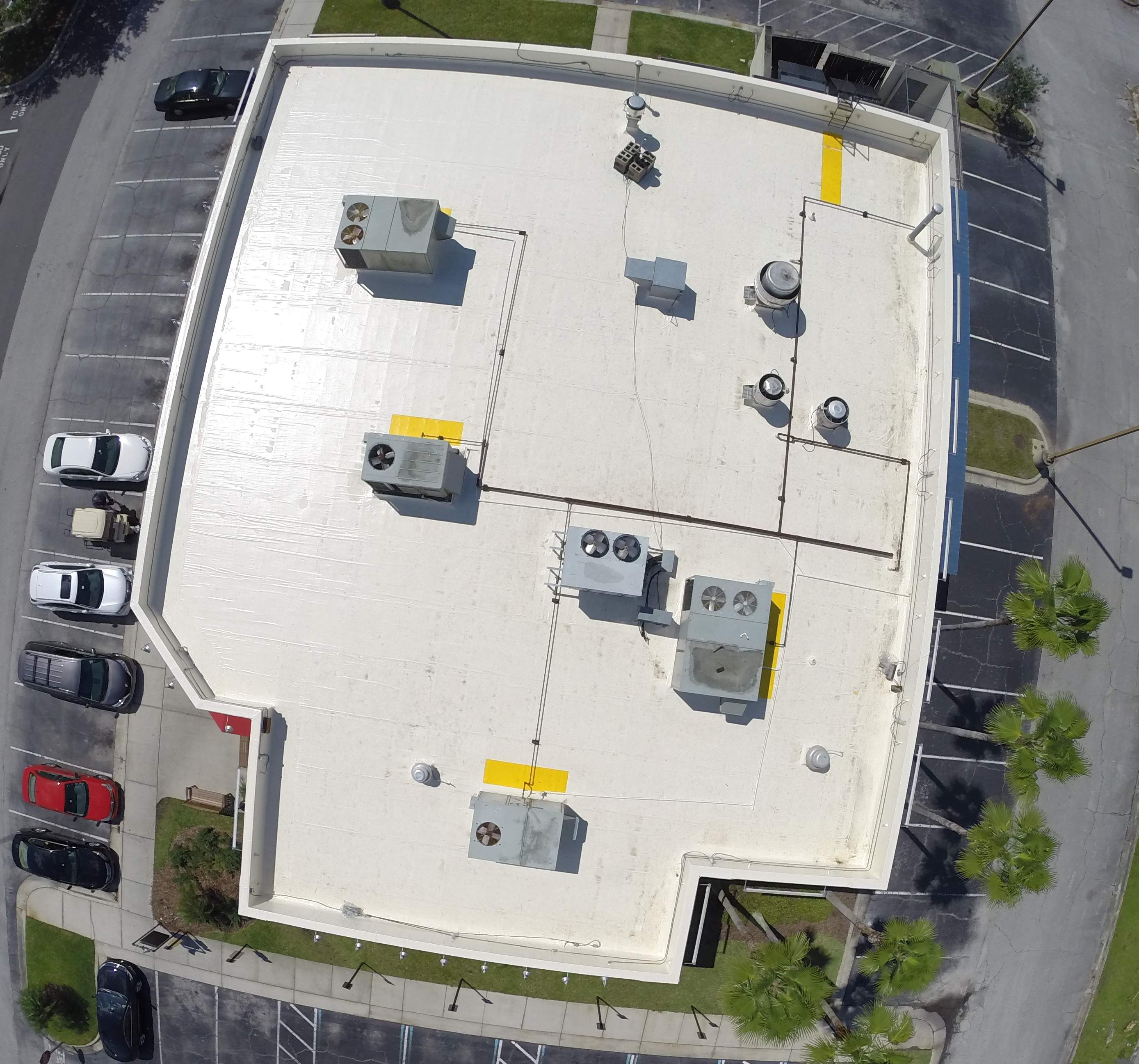 Uno's Pizza: Fiber Tite w/ Recovery board by Gold Key Roofing