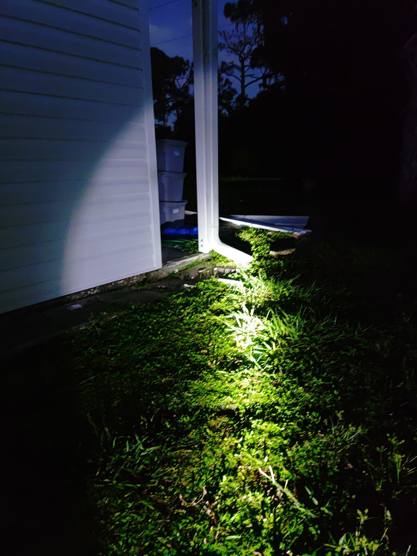 6 inch Aluminum Seamless Gutters in Englewood FL by Gutter Professors