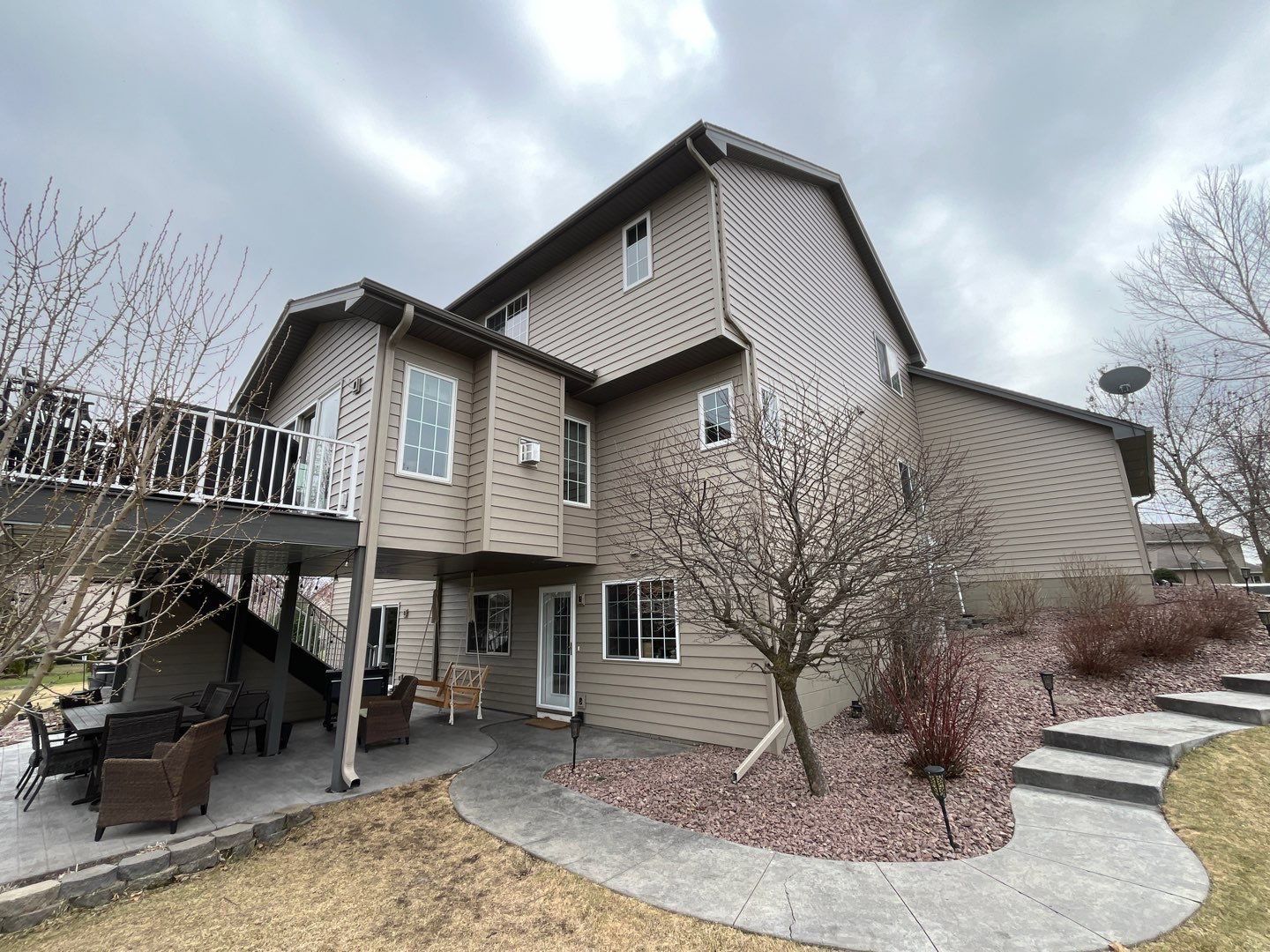 Siding Replacement – Edco Entex Steel & Mastic Vinyl Shakes | Saint Michael, MN by First Impressions Exteriors