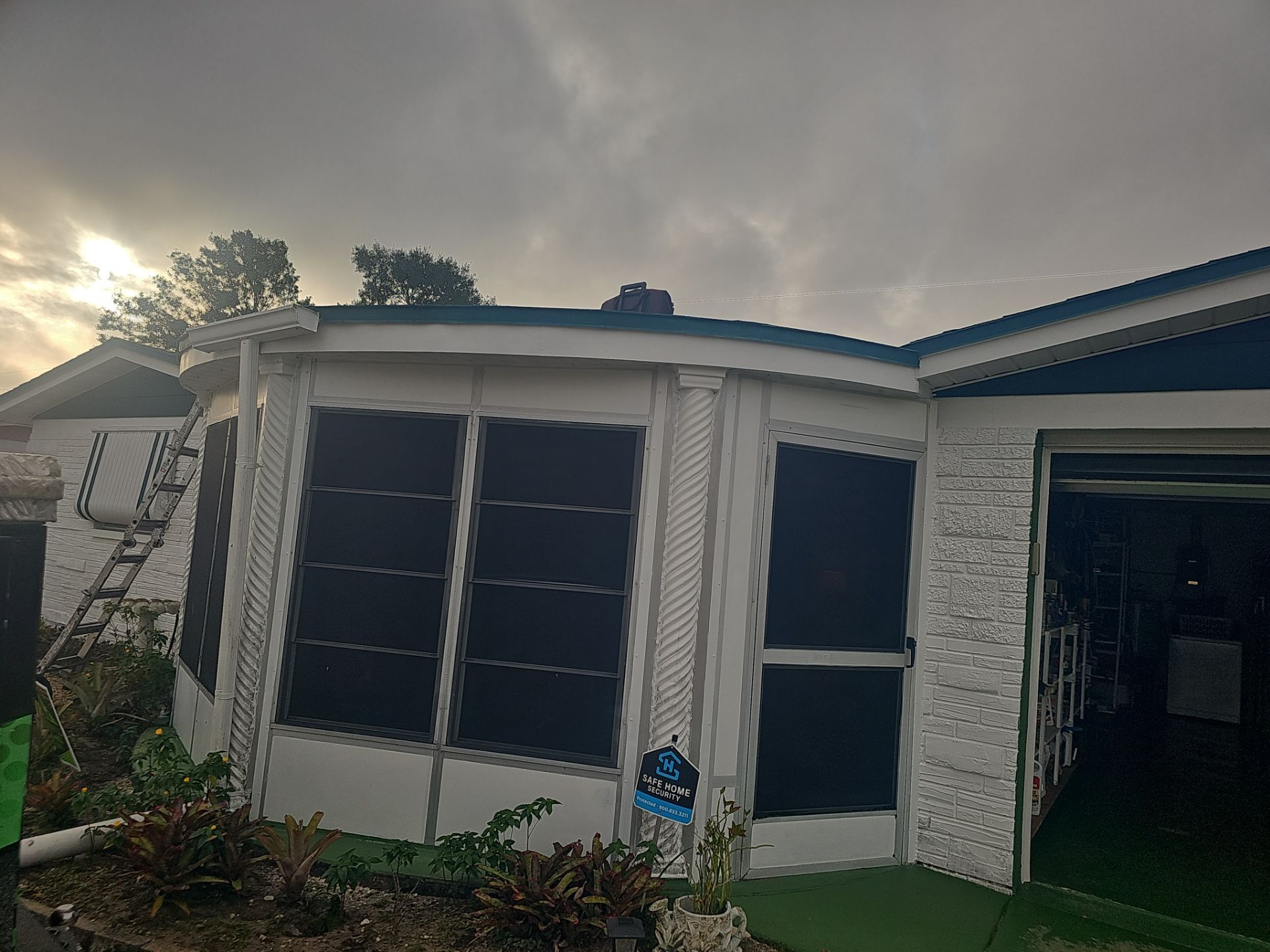 Project in Holiday 34690 by Mitchell Roofing Company LLC 