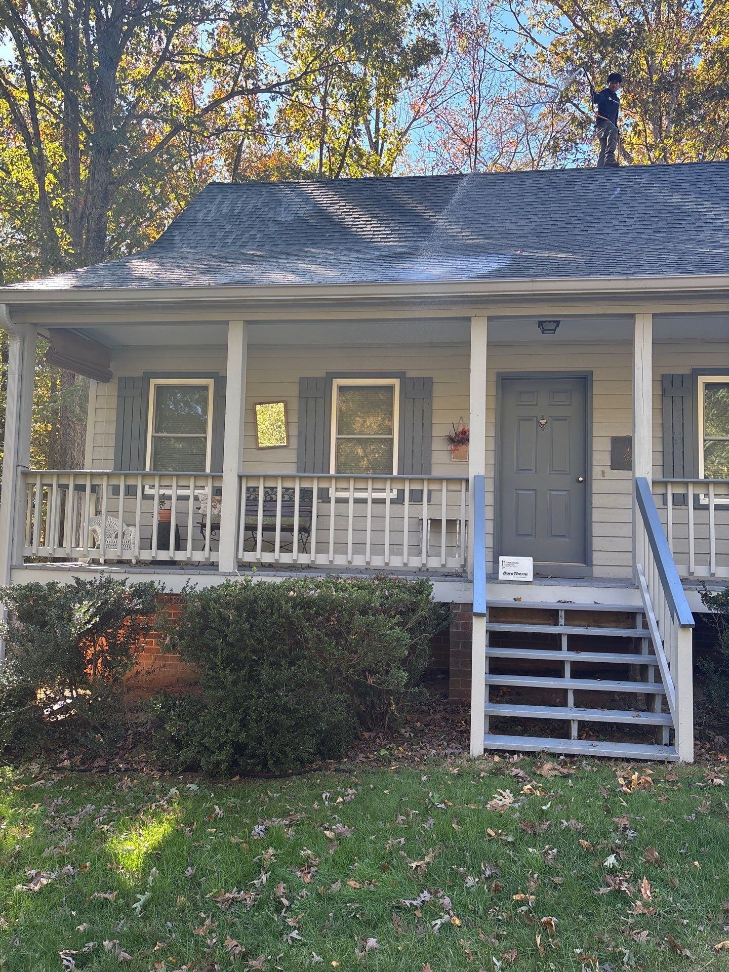 Project in Amelia Court House by Roof Maxx of Midlothian