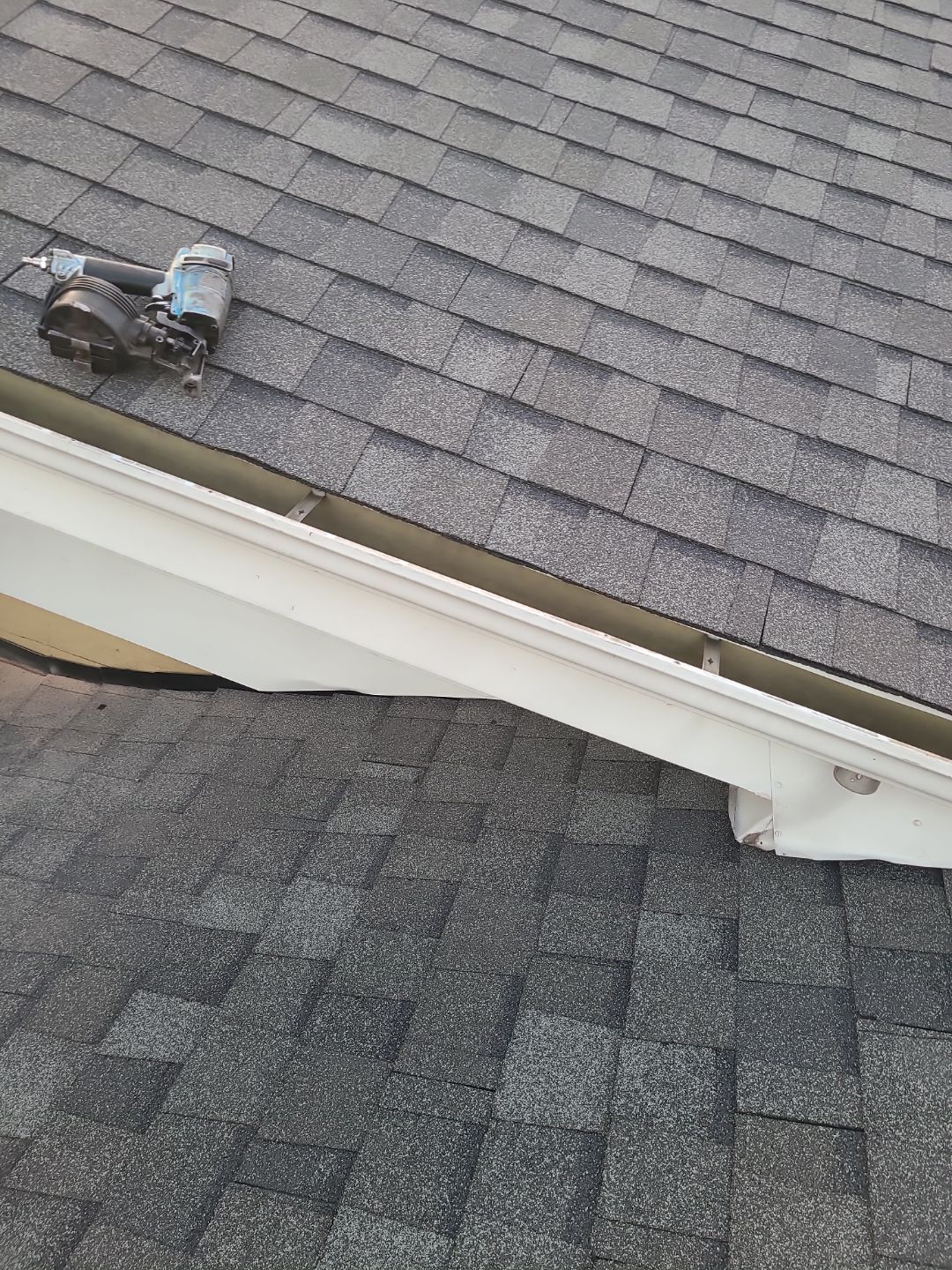 Alexandria: Residential Roof Replacement with CertainTeed Landmark in Georgetown Gray by RM Banning, Inc.