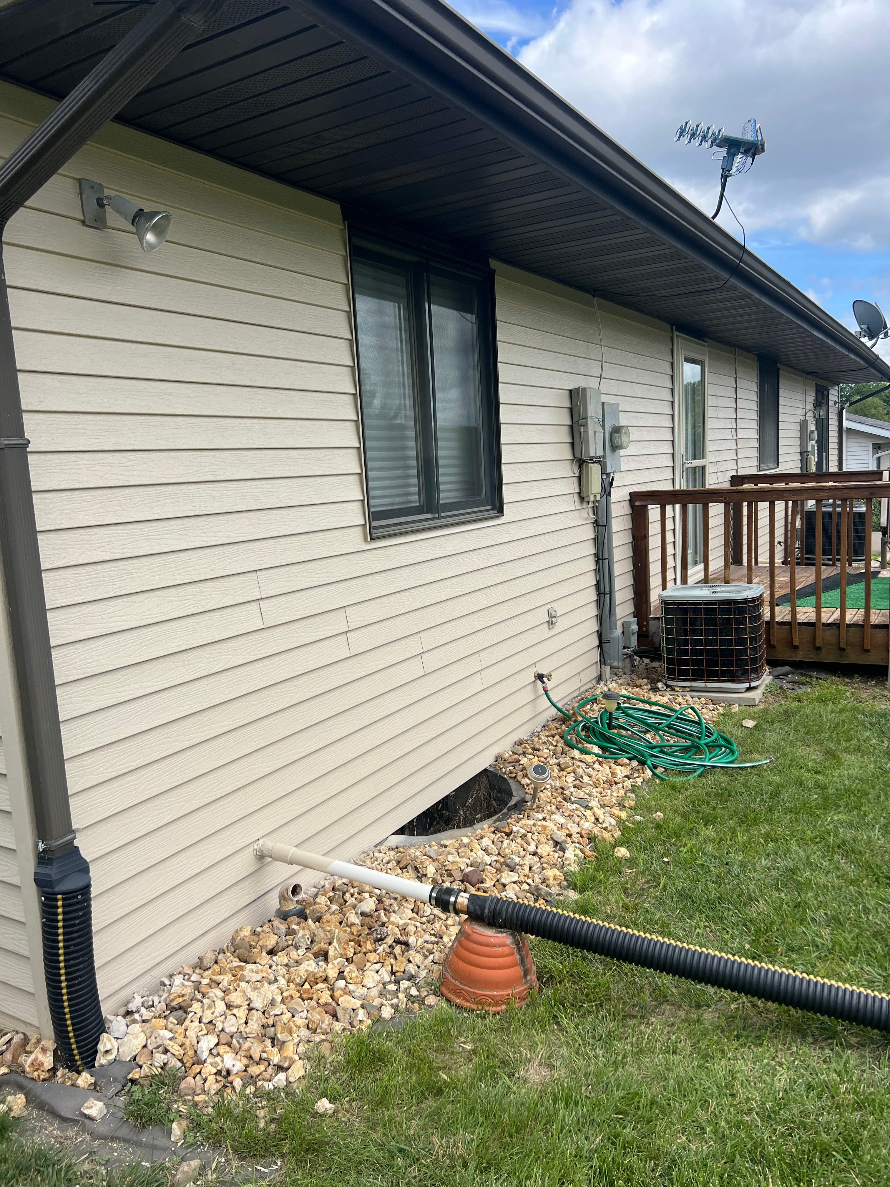 New Siding? No just needs some paint! by Grandview Painting