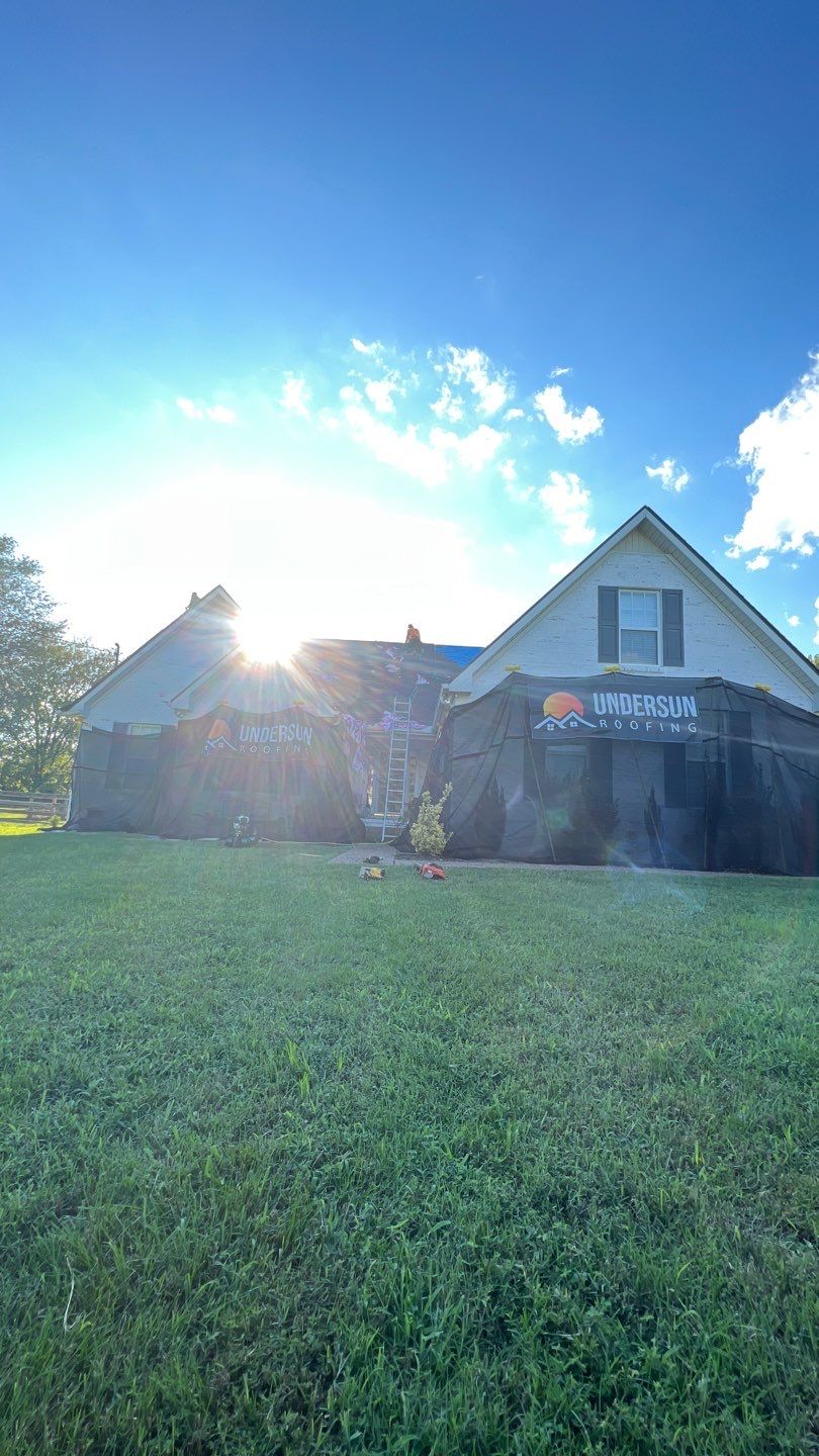 Residential Roofing Installation using Owens Corning Oakridge Roofing System by Undersun Roofing 