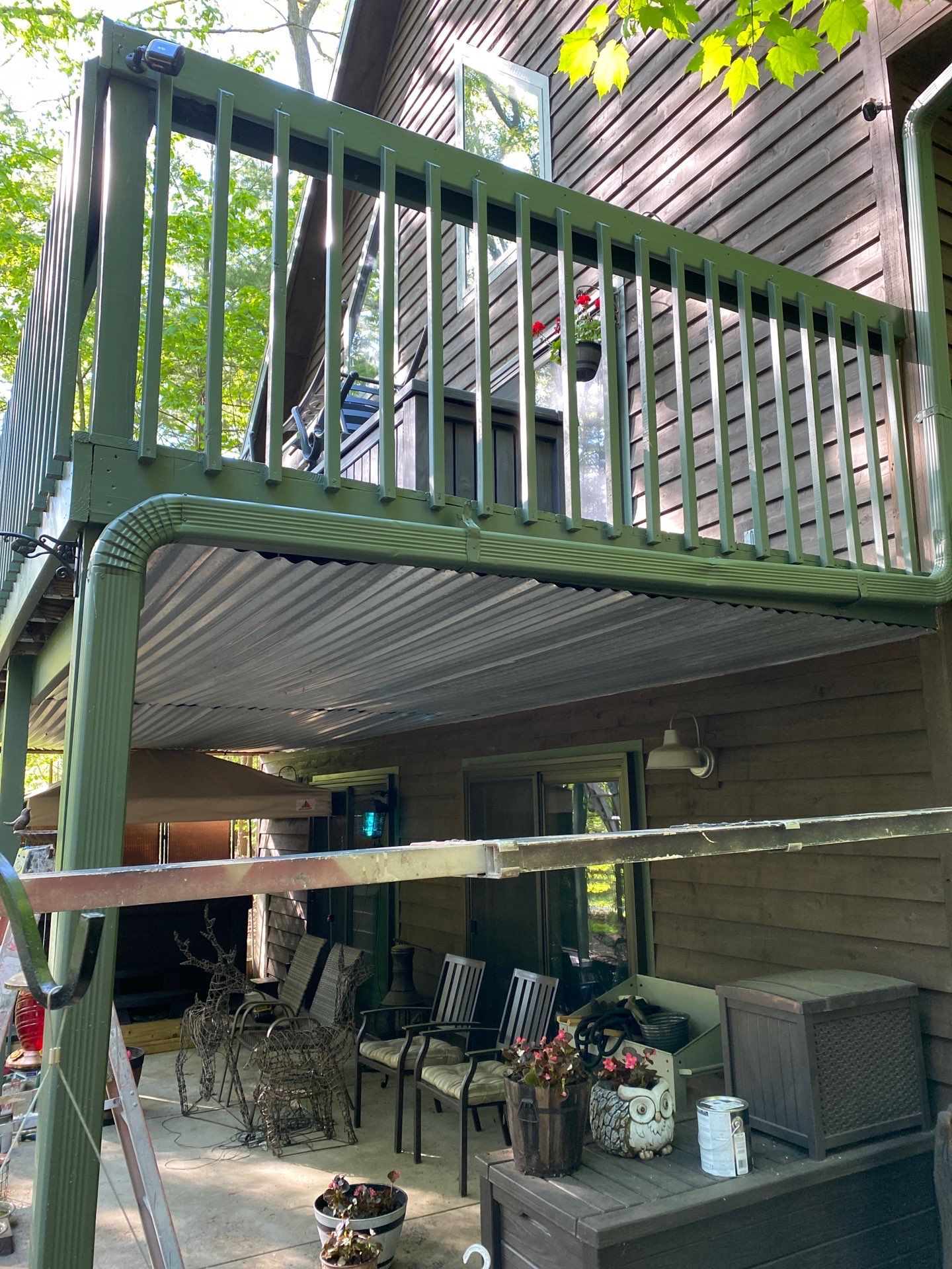 Stained deck and Pressure wash by Gordon Painting