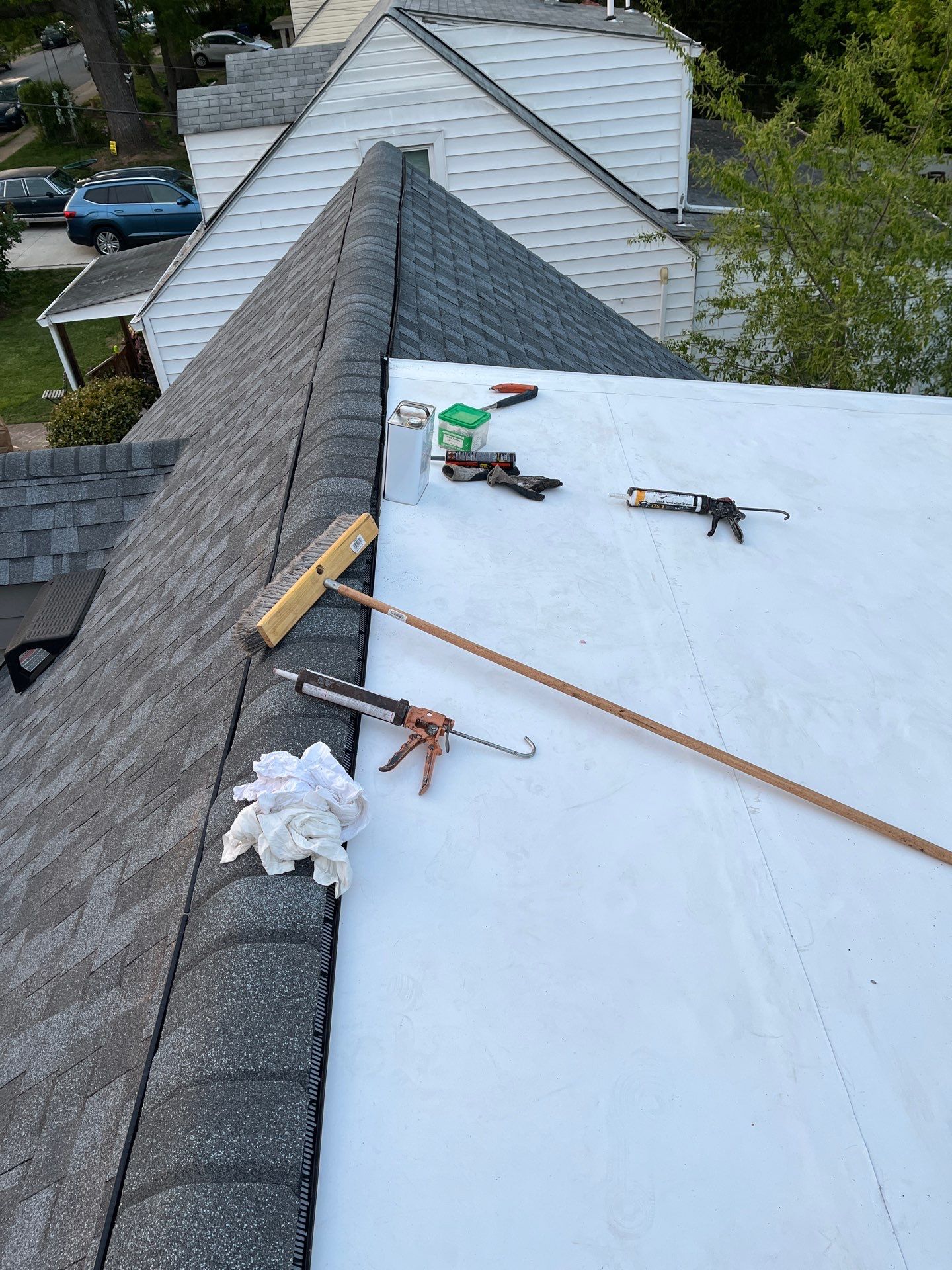 Falls Church: CertainTeed Landmark Pro Designer Shingles in Max Def Pewter by RM Banning, Inc.