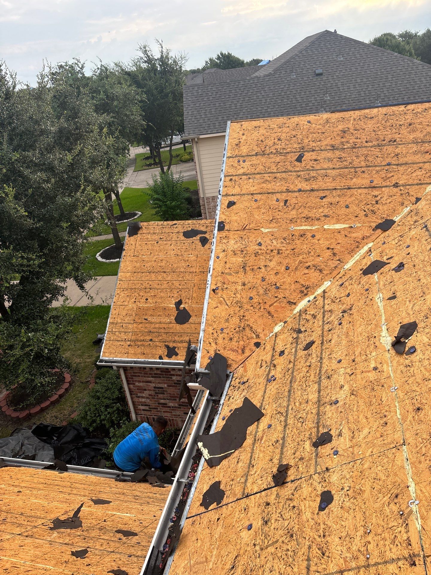 Residential Roofing Installation using Owen's Corning Duration (Lifetime) Shingles by Roof Repair Company