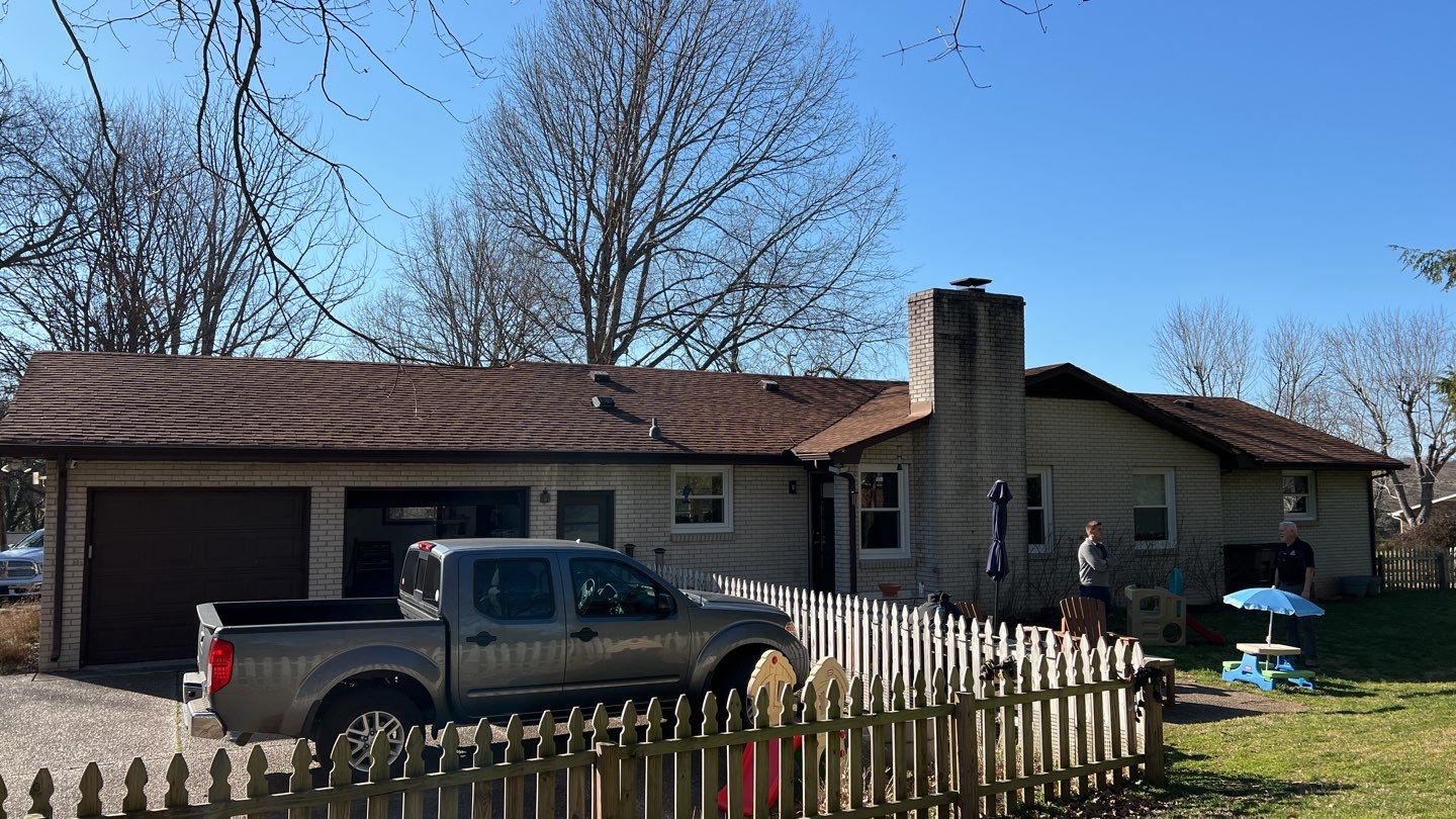 Residential Roofing Installation using Owens Corning Oakridge Roofing System by Undersun Roofing 