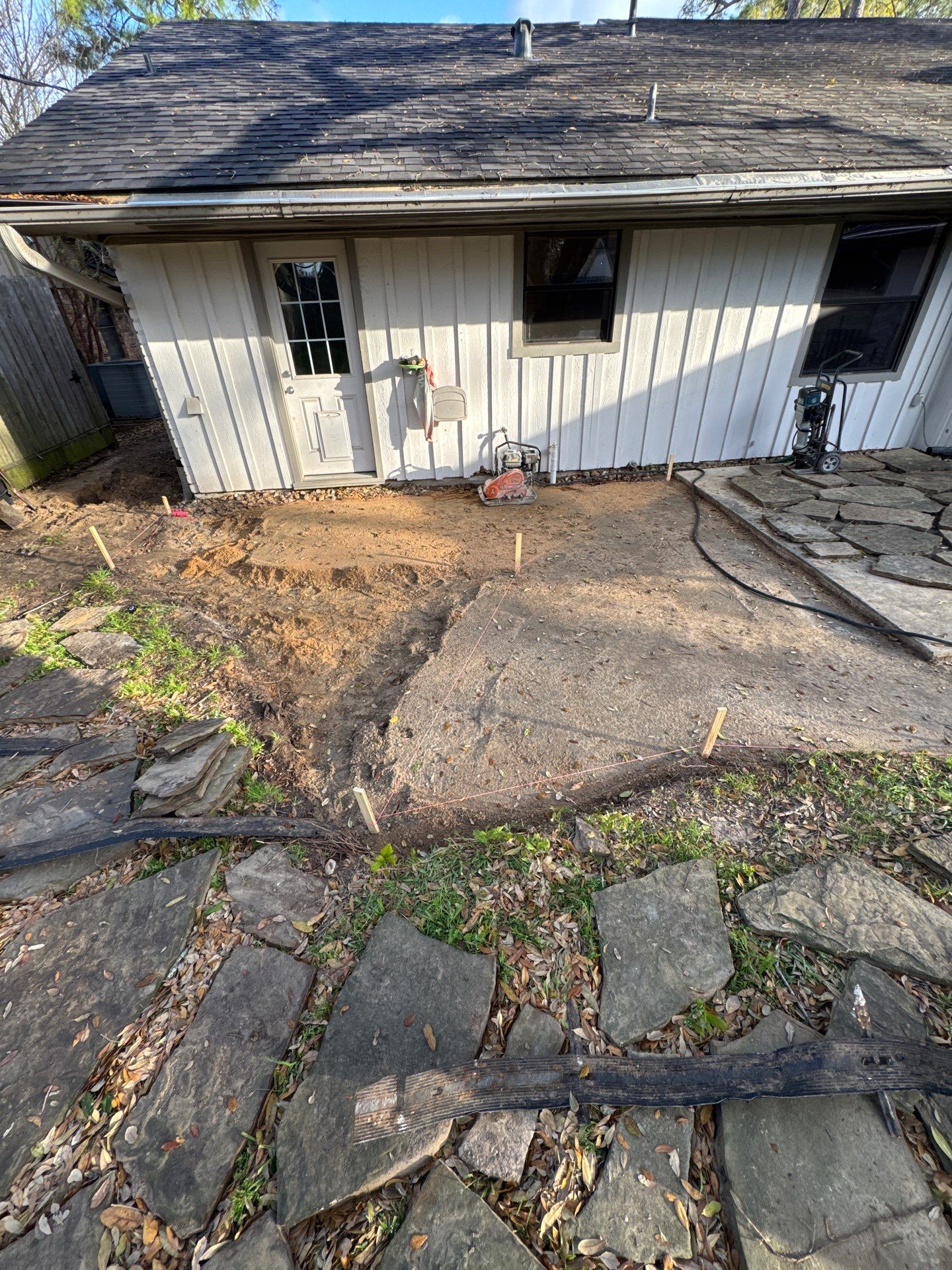 🌿 Jackie’s Outdoor Transformation — Drainage, Flagstone & Full Restoration by Texas Urban Elements