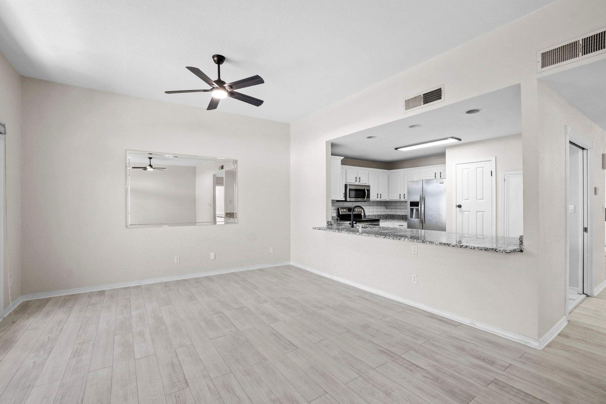 Luxury condo remodel by the golf course by Castro Brothers Solutions