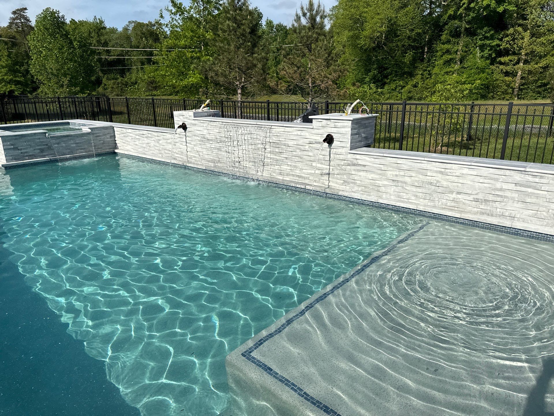 Gunite Pool w/ Spa and Water Features by Elysium Pools