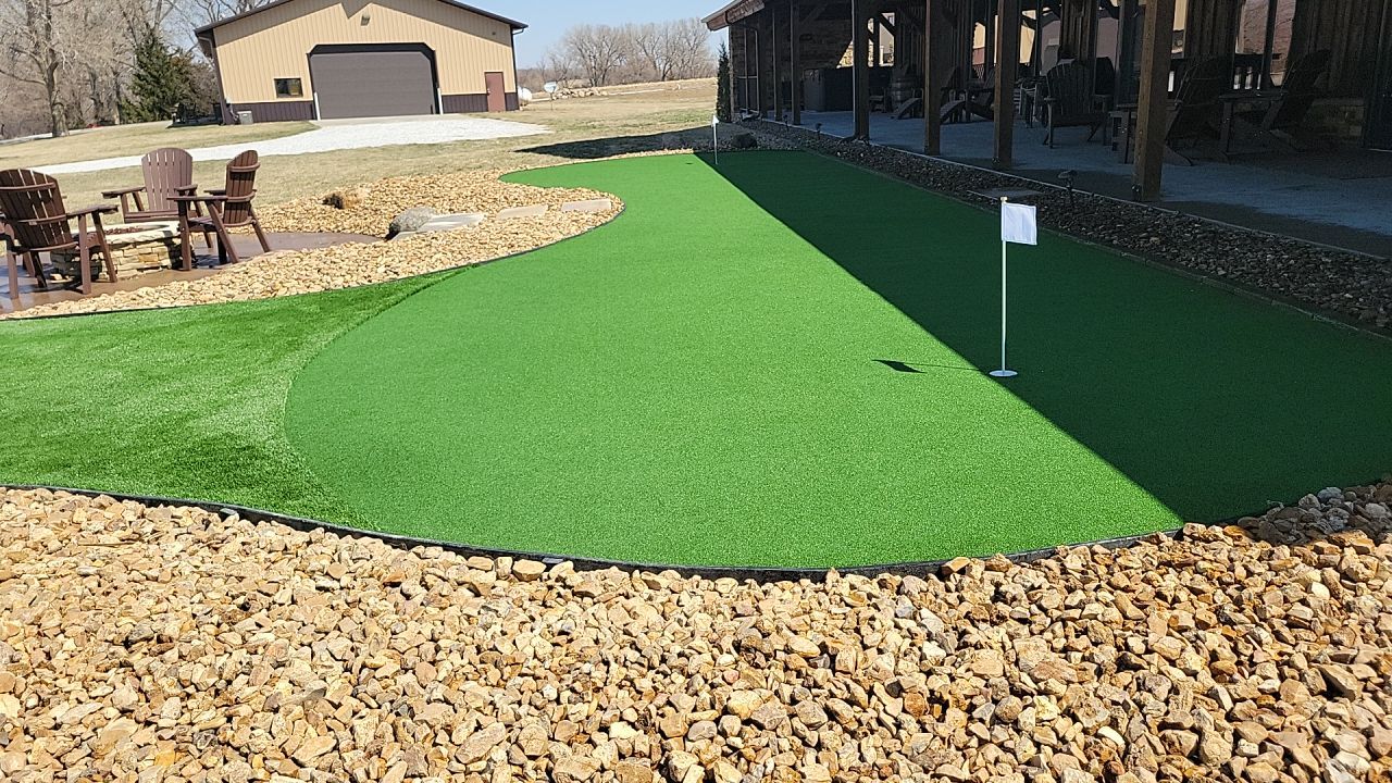 Putting Green / Driving Range / Entertaining space. by New Horizon Landscapes