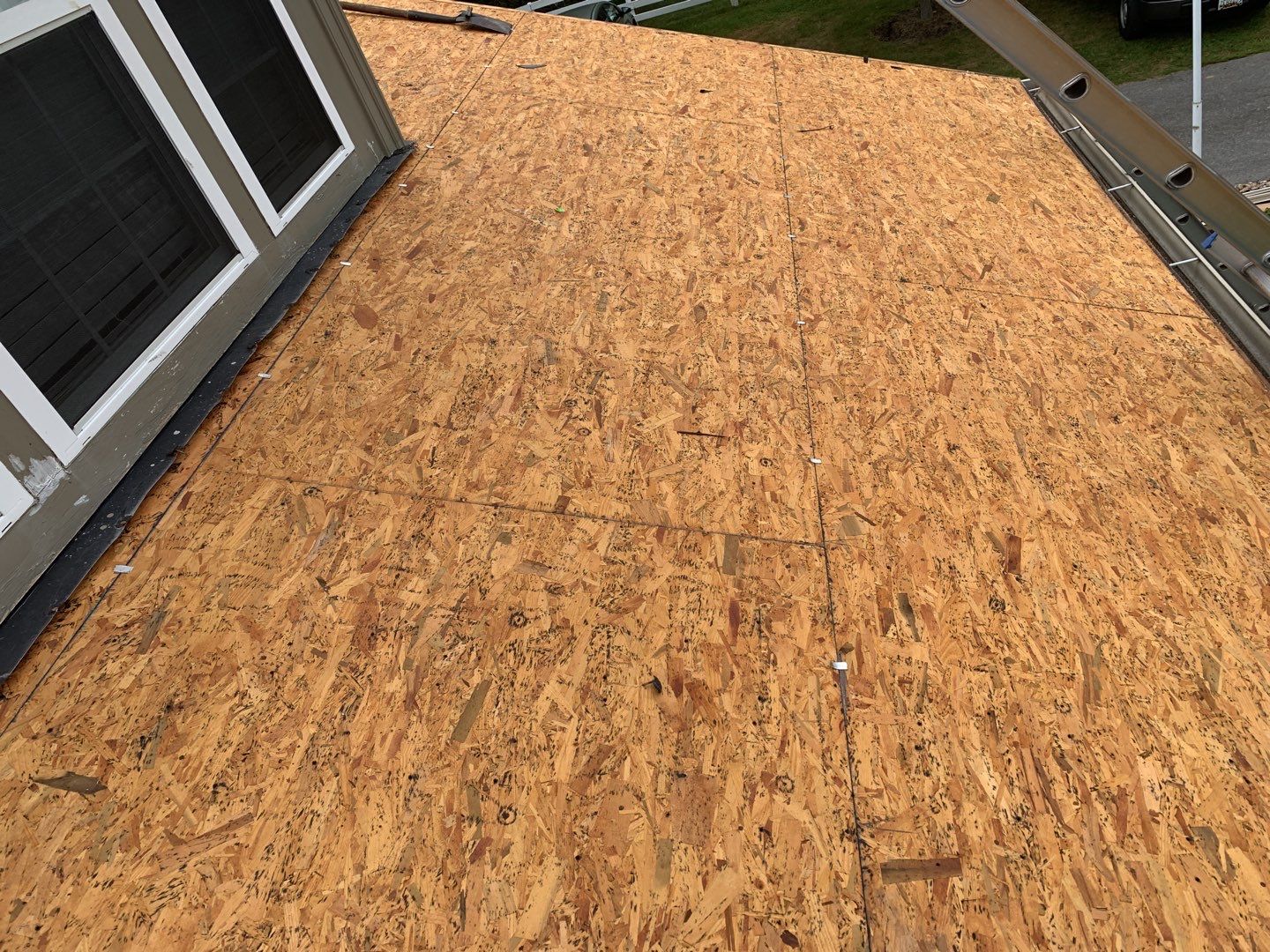 Residential Roofing Installation using Atlas Pinnacle Pristine Heather Blend by Frederick Roof Repair