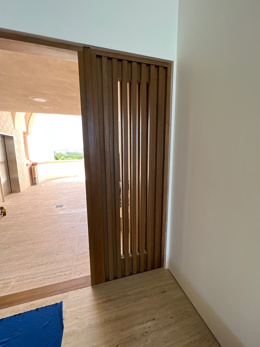 7774 - FISHER ISLAND by Impact Precious Wood Inc.