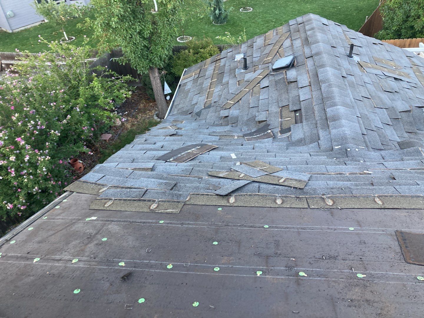 Single family home in Star, ID. gets a new Owens Corning Oakridge Roof by ID Roofing LLC