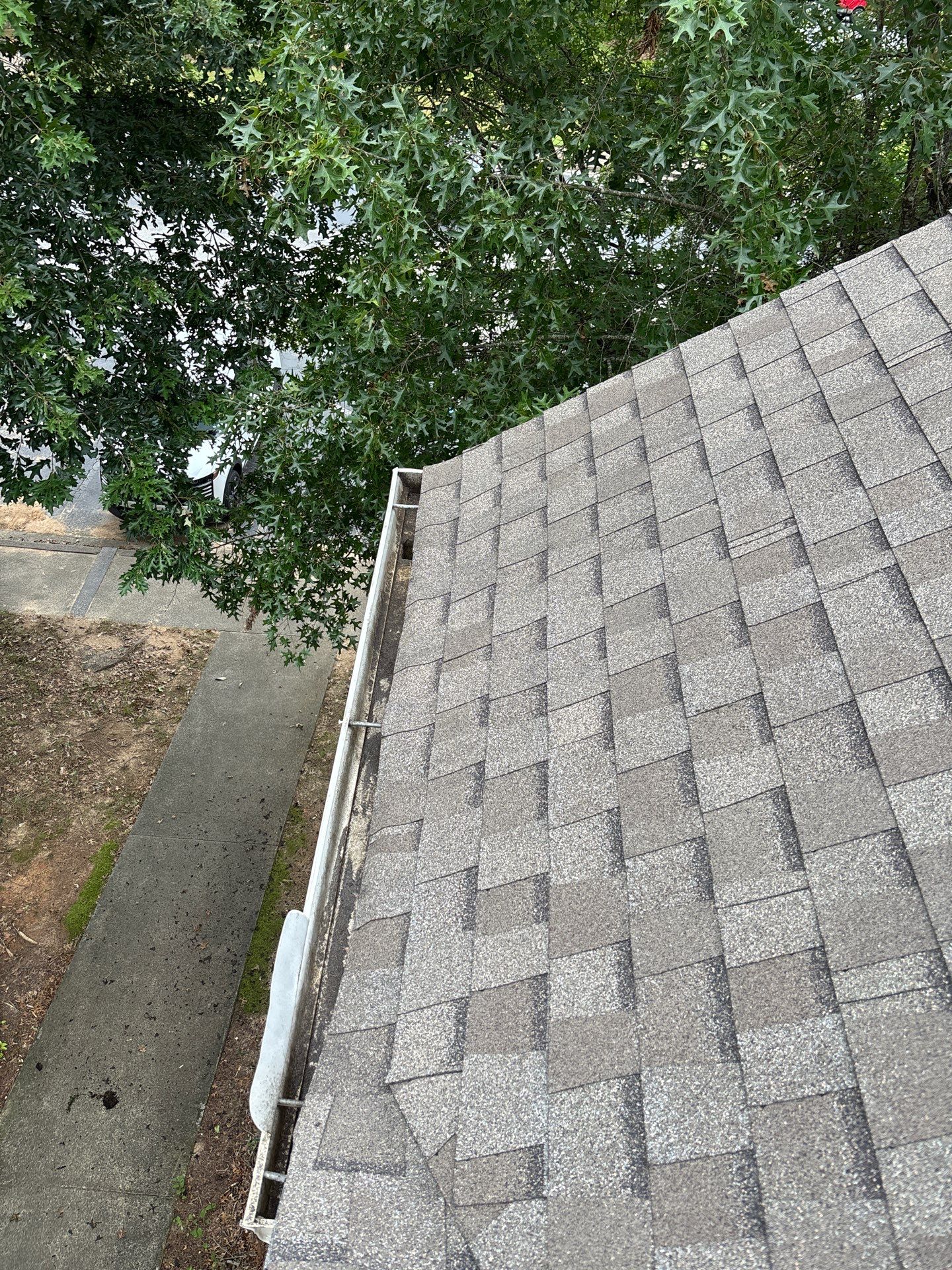 Commercial gutter cleaning Macon, GA after photo with clean gutters