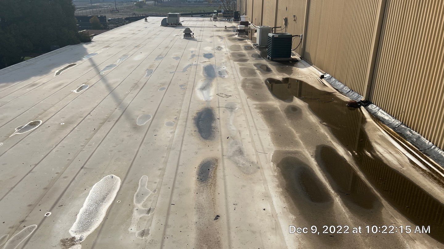 TPO single-ply roofing system using GAF by Straight Edge Roofing Inc
