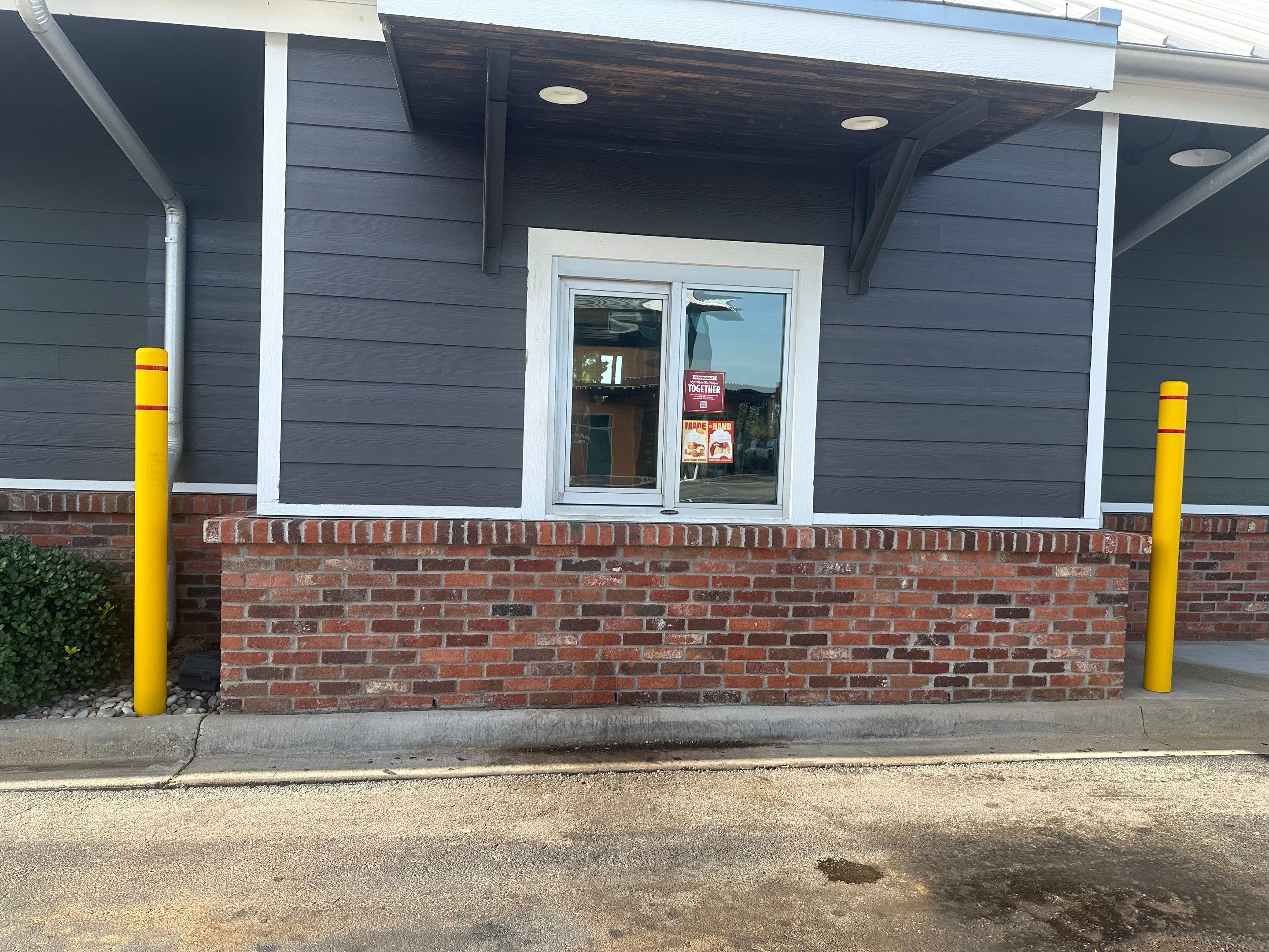 Commercial Exterior Update – Slim Chickens by Quality Coats Painting