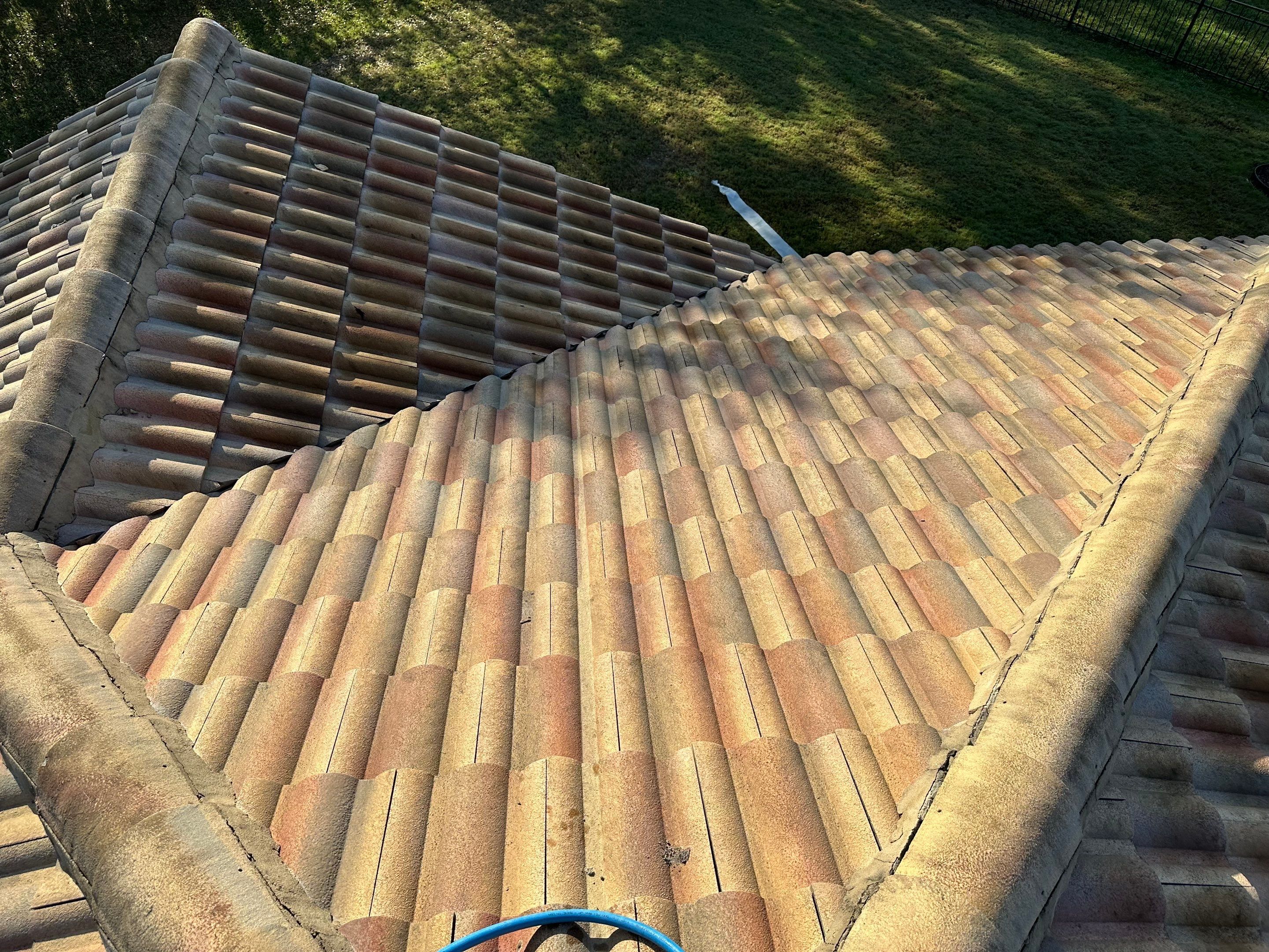 Concrete Tile Roof Cleaning in Winding River Community, Bradenton, FL | Sunshine AquaWash by Sunshine AquaWash