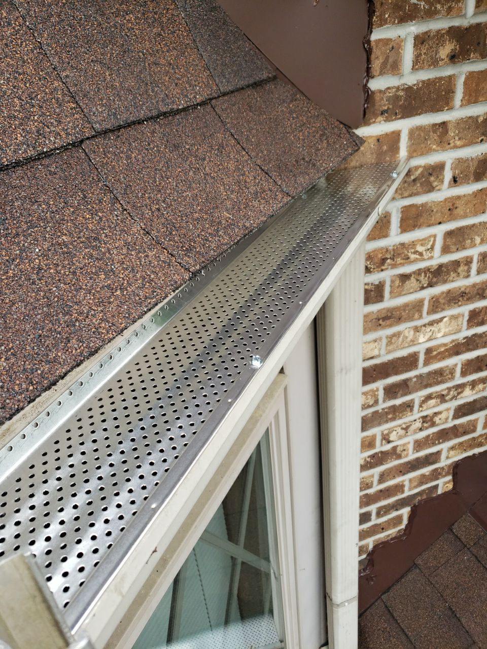 Brand: Atlas Pinnacle Color: Pristine Scotchgard Hickory Drip: Musket Brown by Eagle Eye Roofing