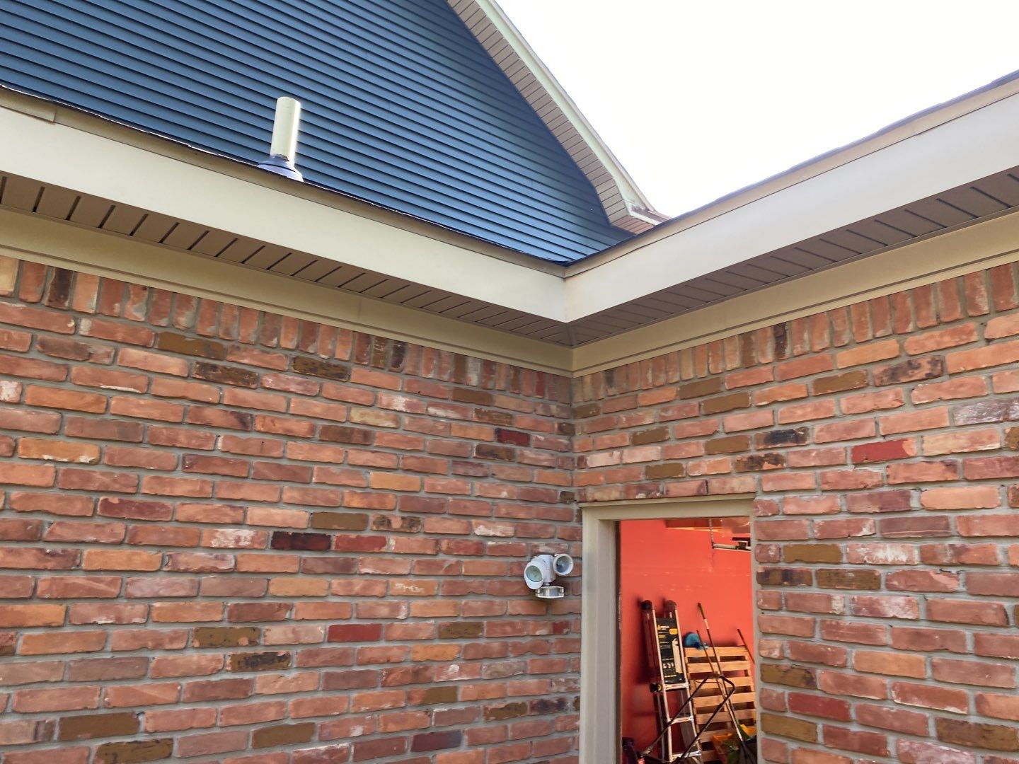 Siding Replacement using CertainTeed Restoration Classic D5 by 180 Contractors