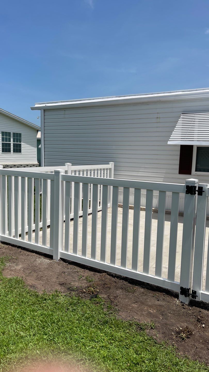 Palmetto, FL 4 ft. Tall White Vinyl Spaced Picket Fence by Asap fence and gates, LLC