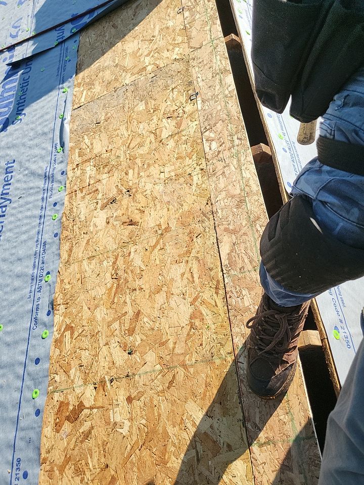 ATLAS PINNACLE COLOR: BLACK SHADOW DRIP EDGE: WHITE by Eagle Eye Roofing