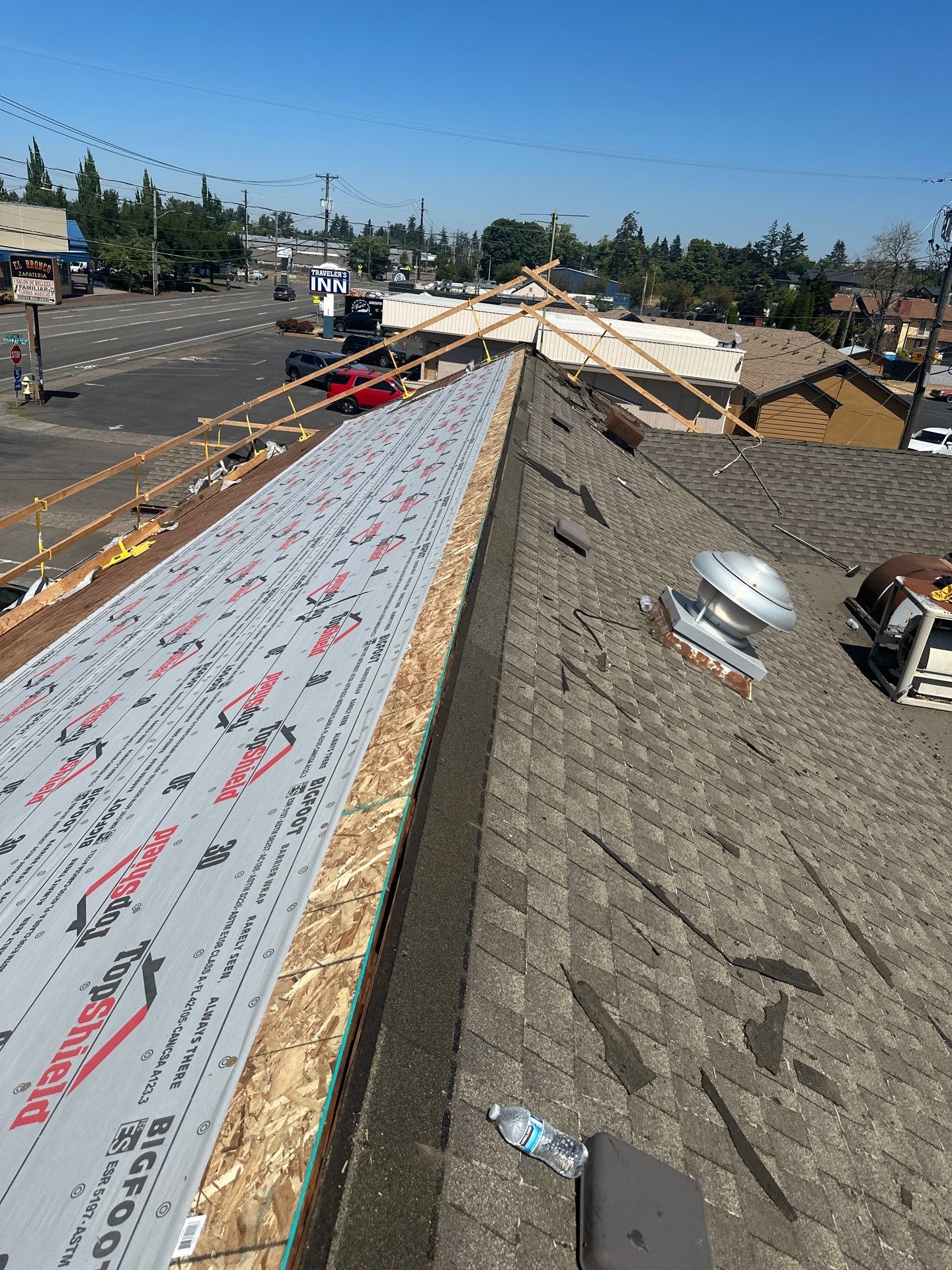 Summit Grey Lum Yun Salem Oregon Commercial Roof by Orezona Building & Roofing Company, Inc.