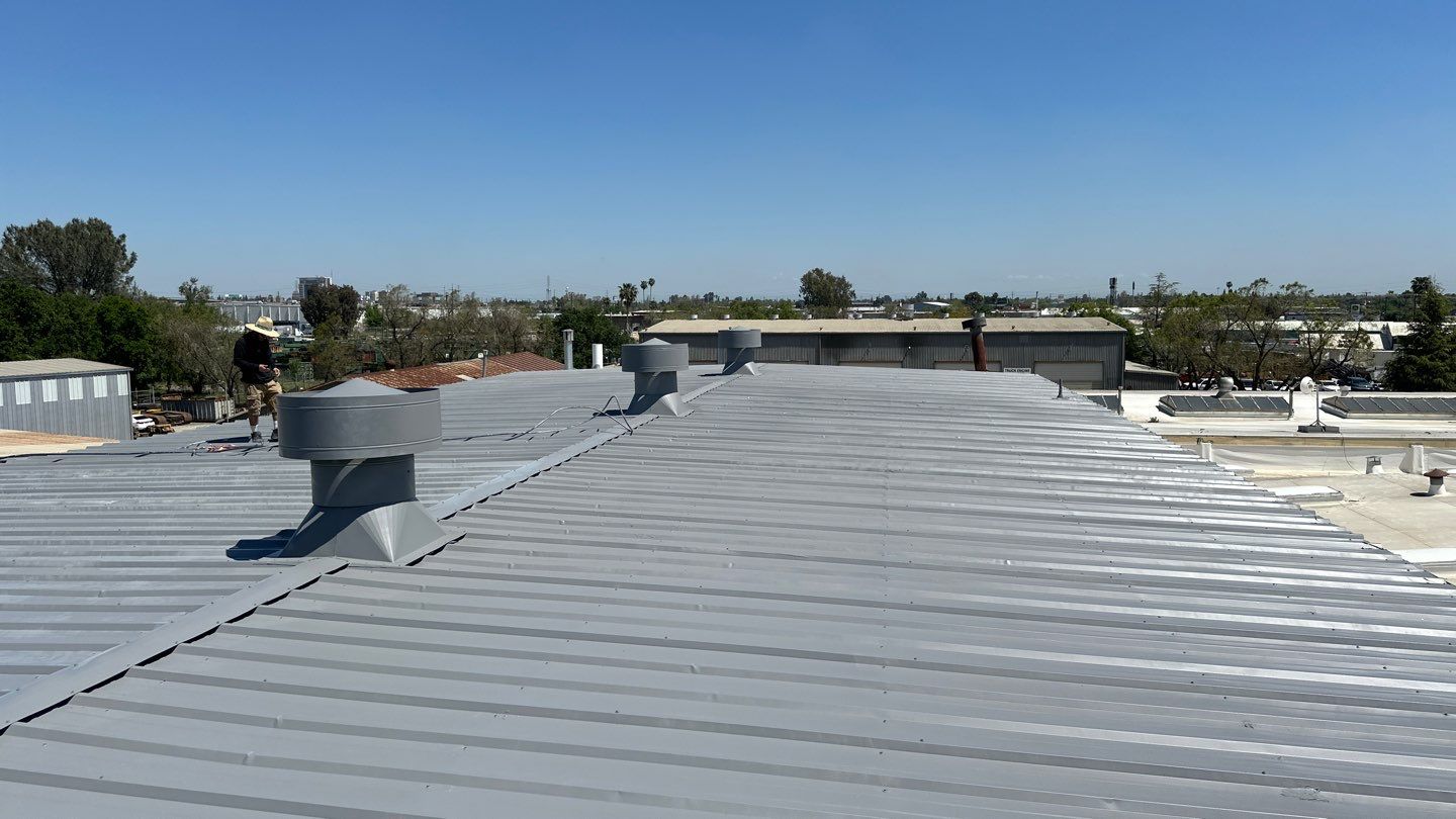 MR Roofing system using Conklin BenchPly system with PUMA top coat by Straight Edge Roofing Inc