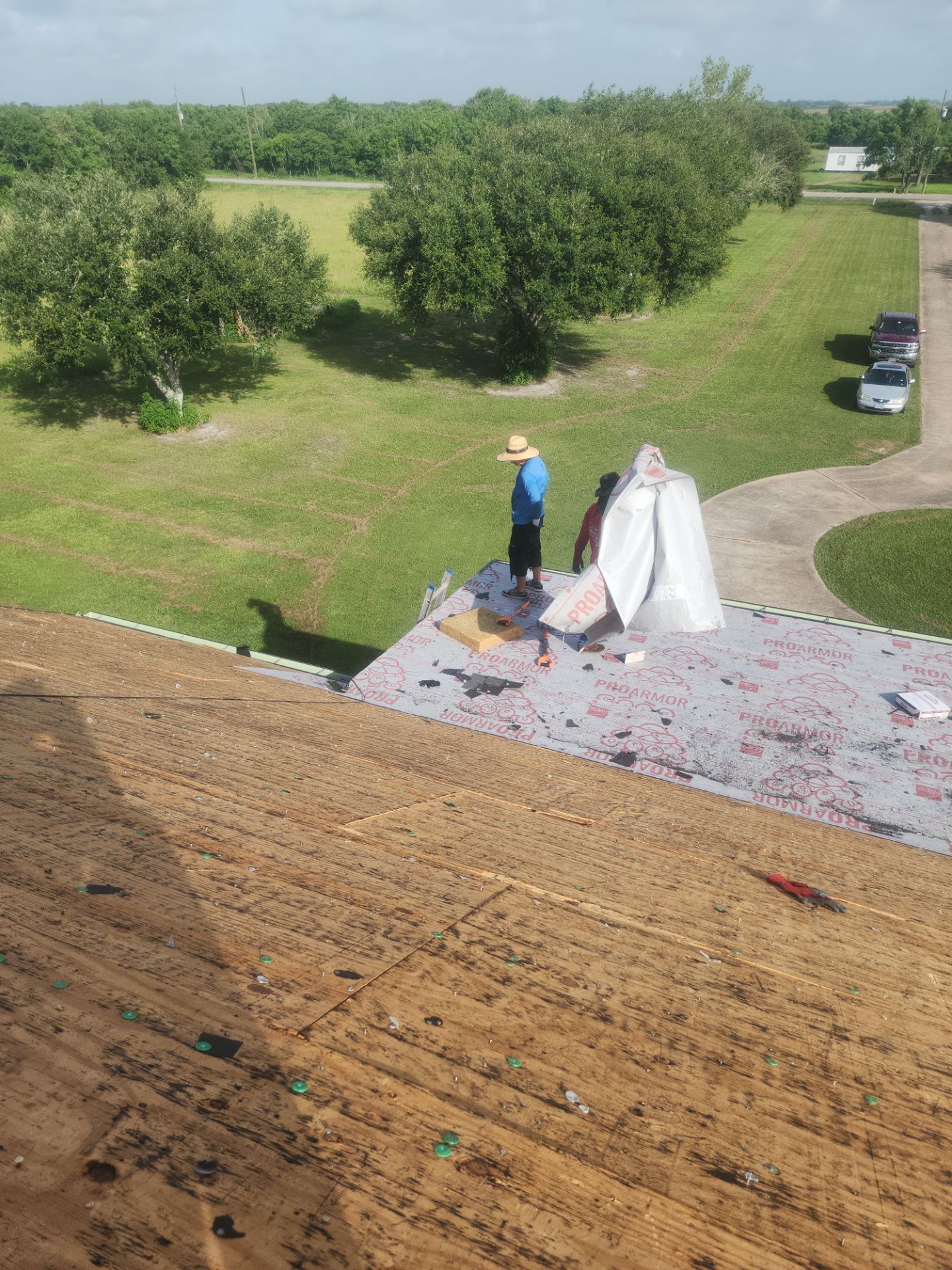Residential Roofing Installation using Owen's Corning Duration (Lifetime) Shingles by Roof Repair Company