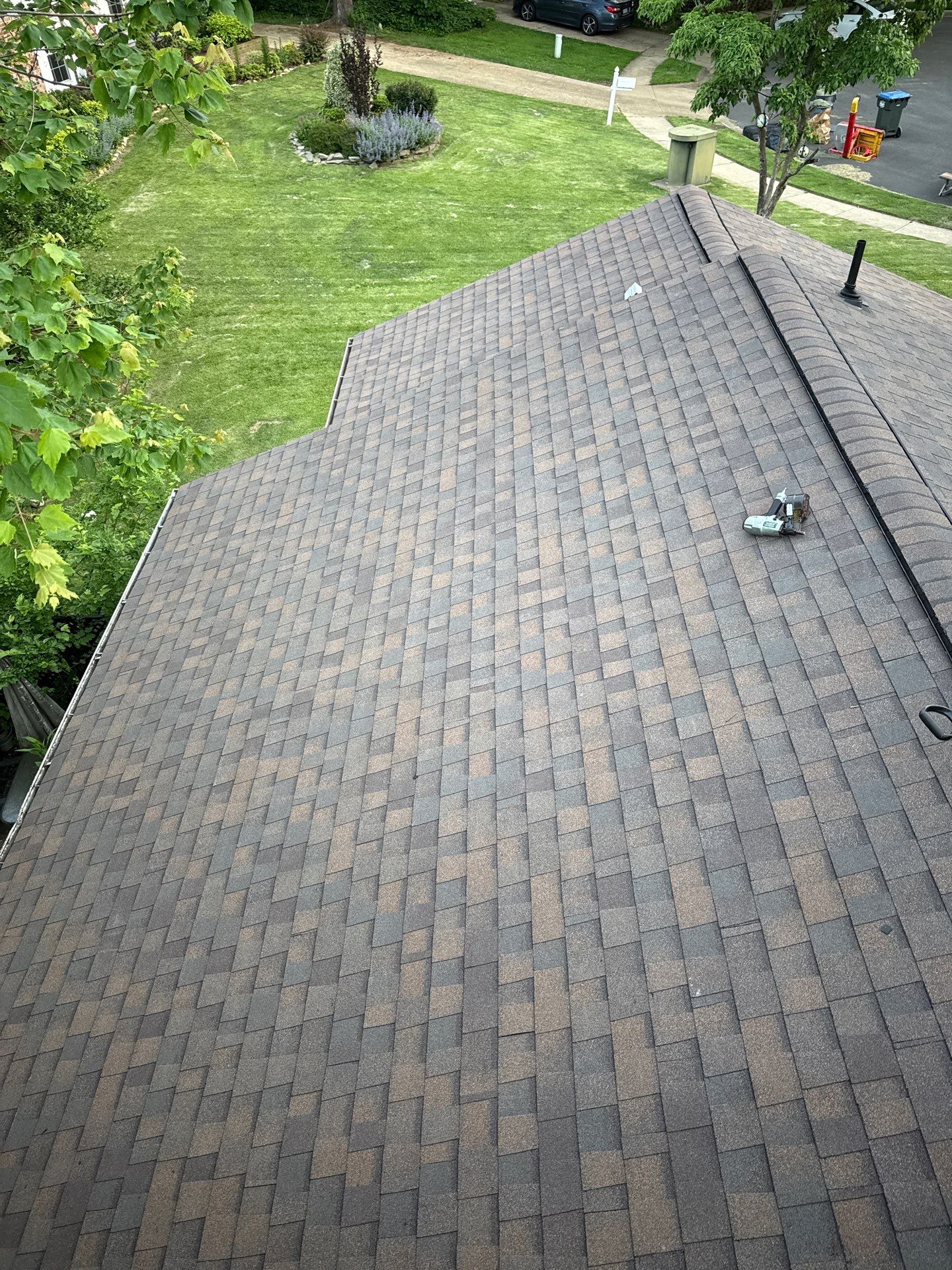 West Springfield: Residential Roof Replacement with CertainTeed Landmark in Heather Blend by RM Banning, Inc.