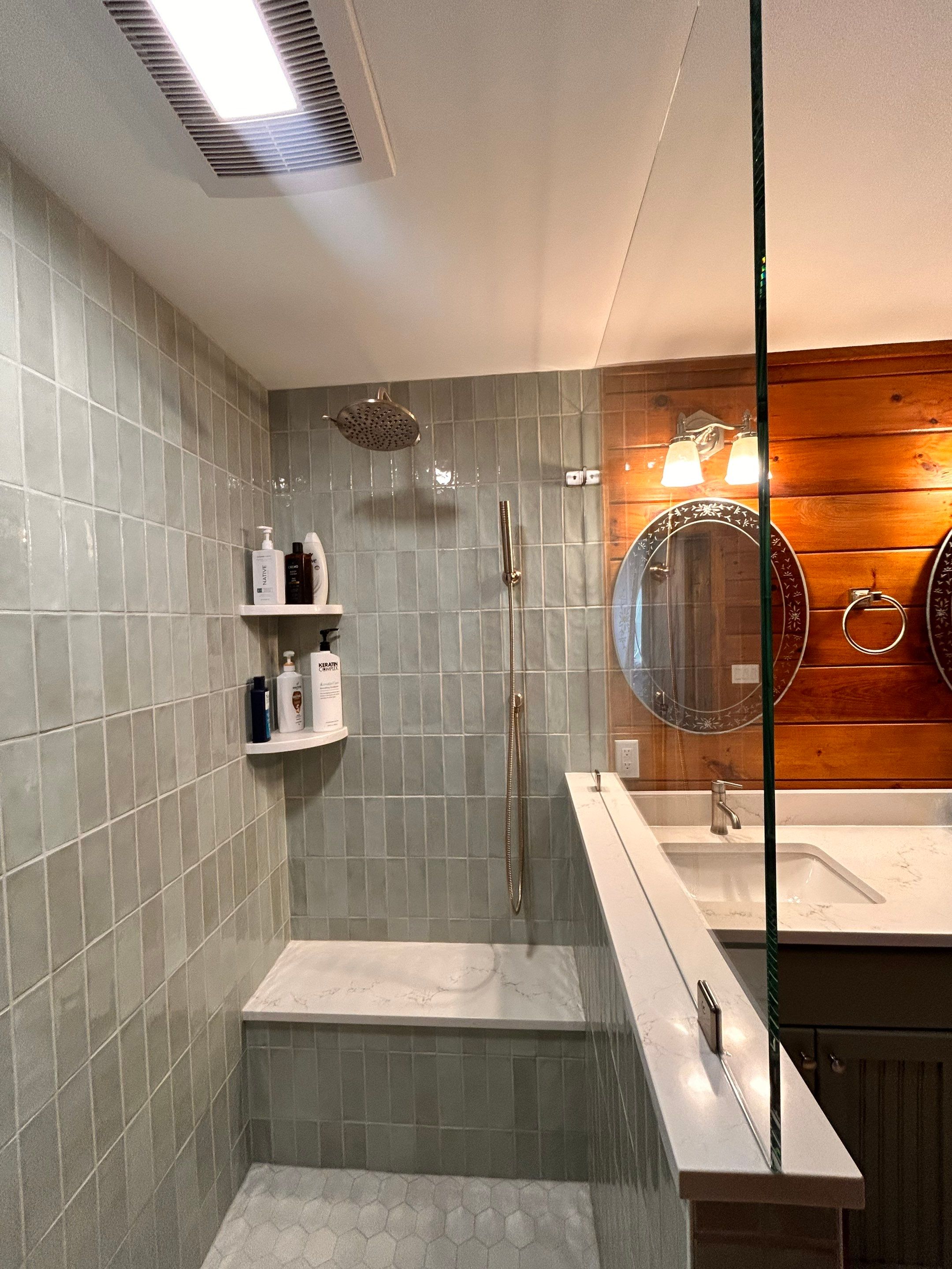 Spray Panel using Tempered Low Iron Shower Glass by Cheshire Glass Company