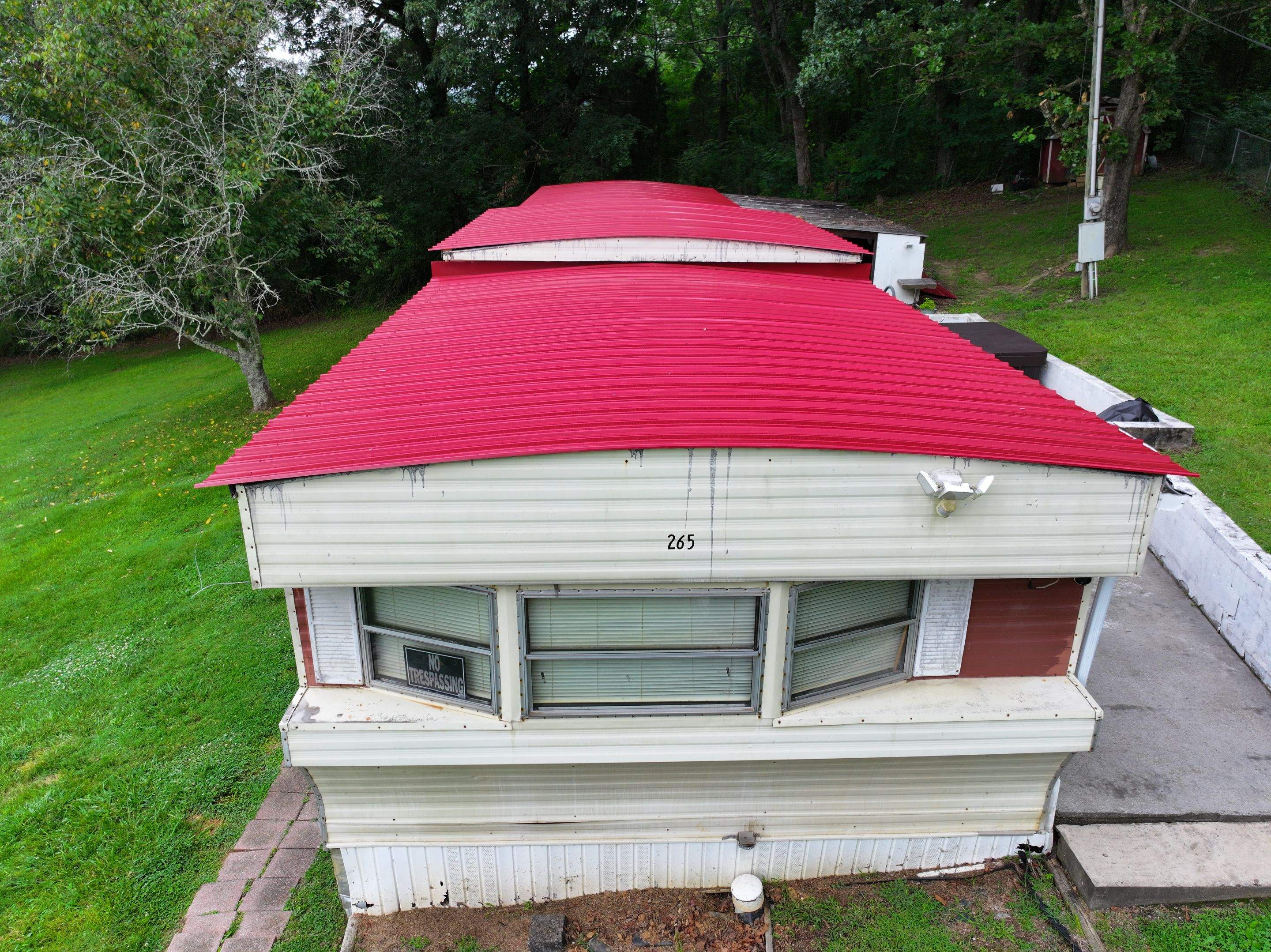 White Residence by Omnia Roofing