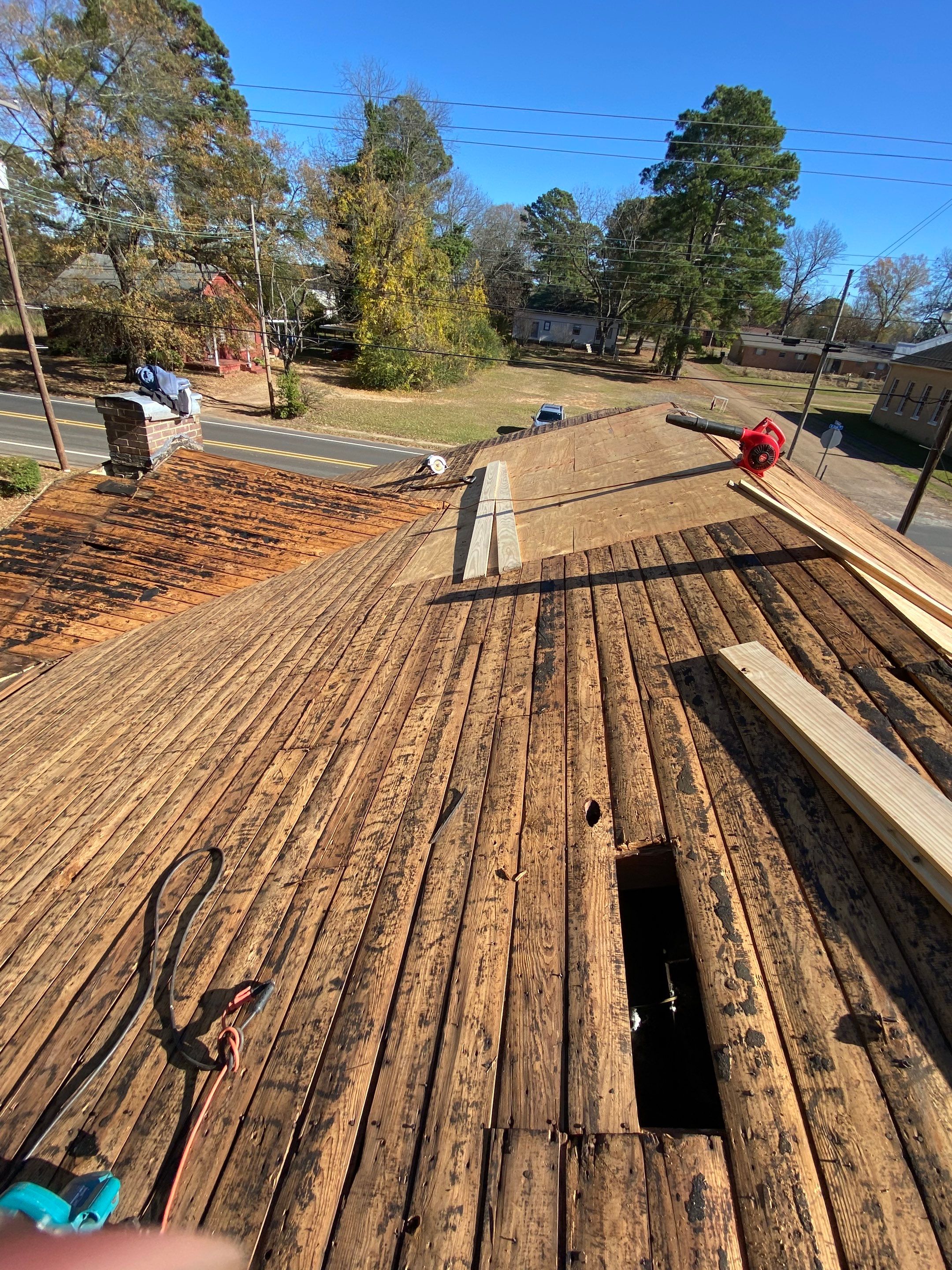 Residential Shingle Reroof using CertainTeed XT25: Resawn Shake by Hostetler Roofing