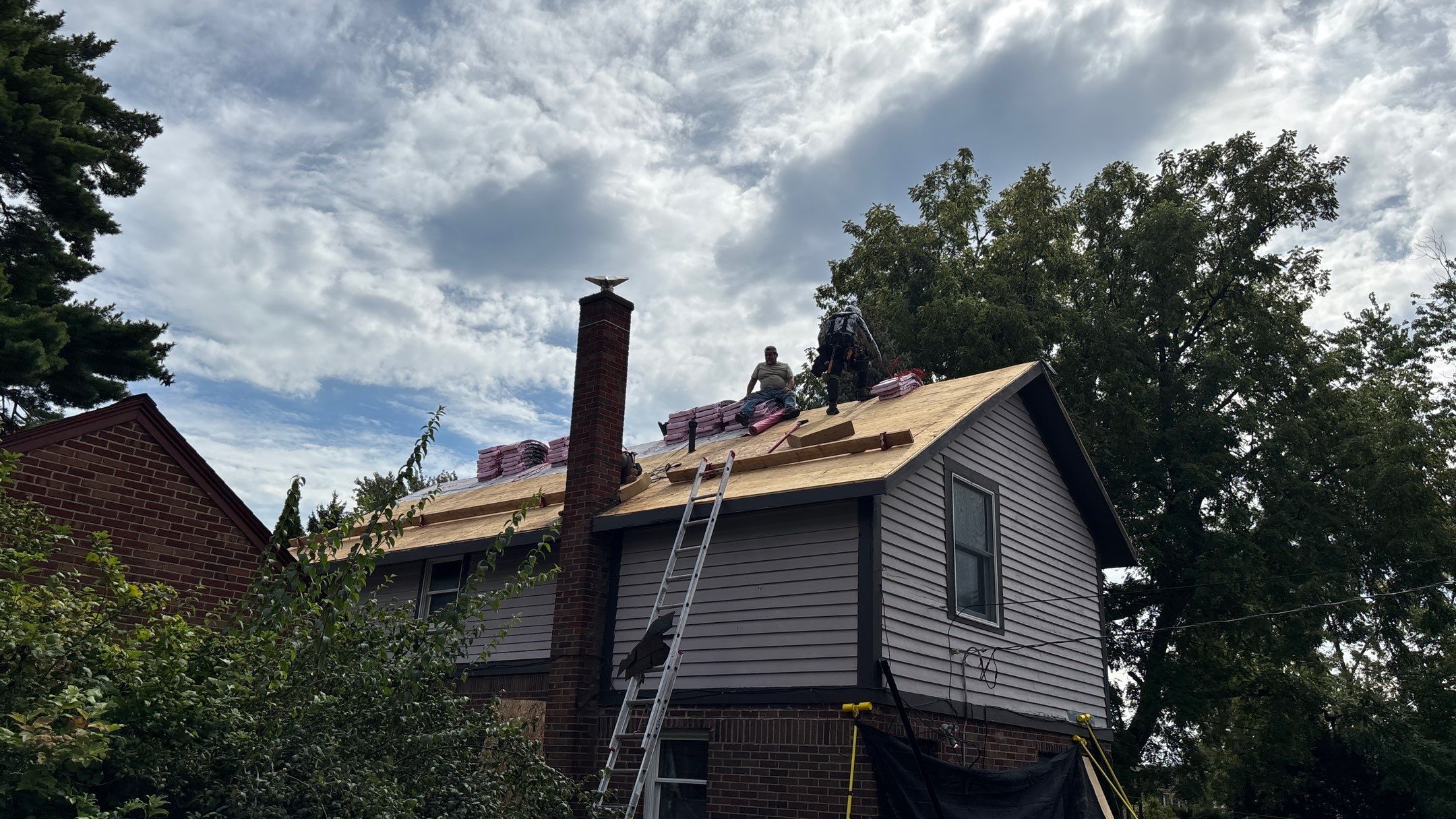 Roof Replacement using Owens Corning Onyx Black by 180 Contractors