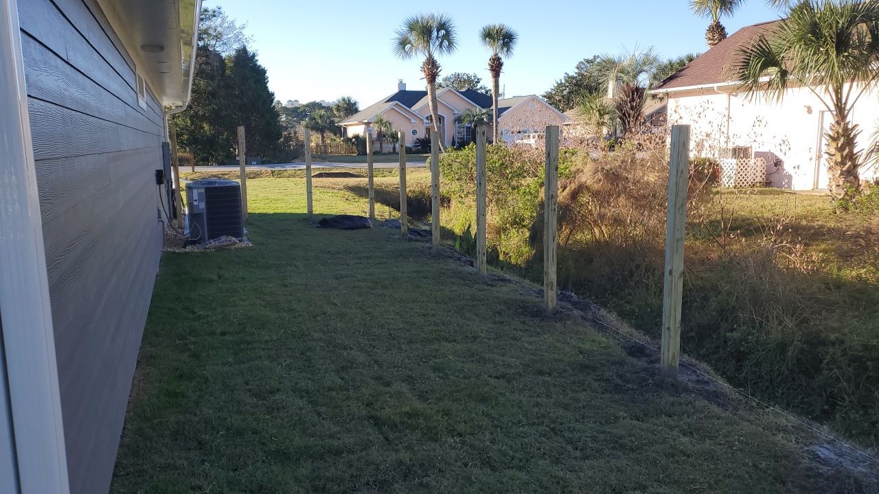 You can never go wrong with Horizontal by Hip Square Fence Inc.