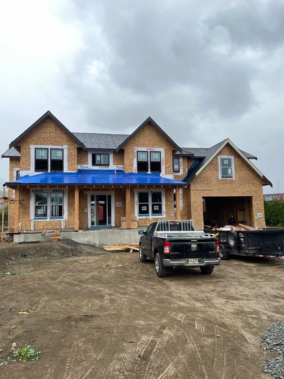 Residential Roofing Installation using OC Oakridge shingles with prolok accent roofs by Top Notch Roofing Inc