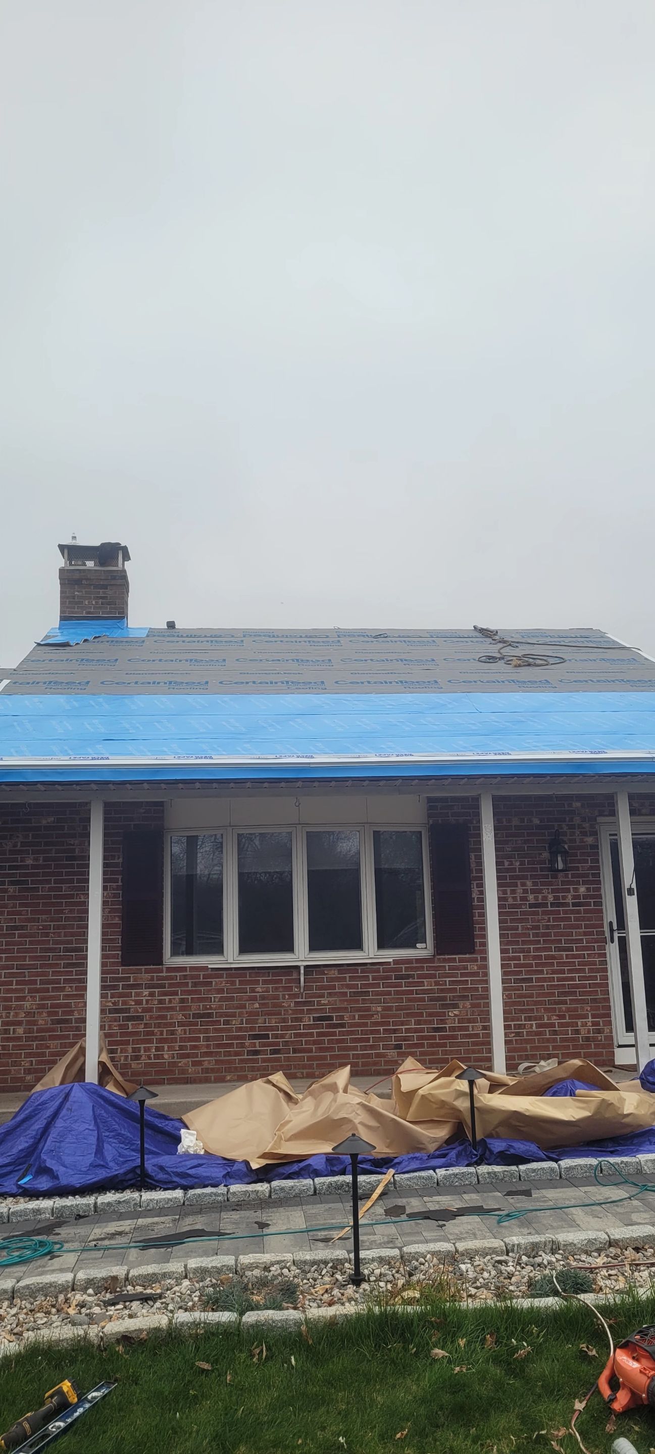 Asphalt shingles professionally installed in Cromwell, CT by DiGiorgi Roofing & Siding INC by DiGiorgi Roofing and Siding Inc