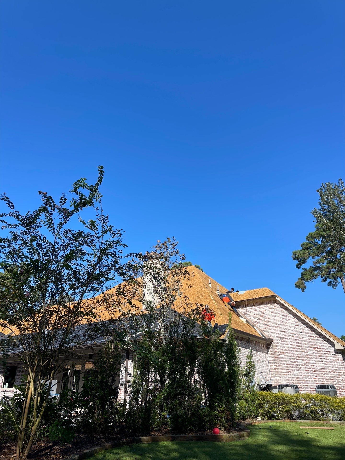Residential Roofing Installation using Owen's Corning Duration (Lifetime) Shingles by Roof Repair Company