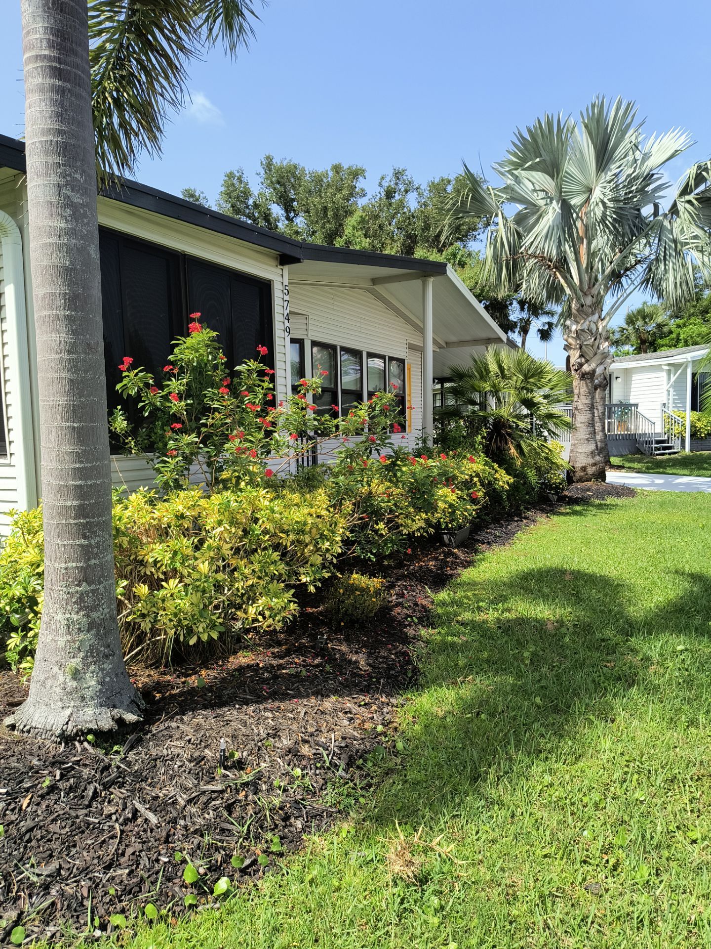 Aluminum Seamless Gutters using gutter cleaning in Sarasota FL by Gutter Professors