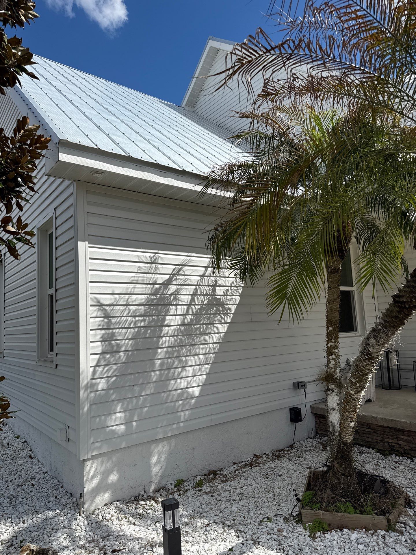 Seamless Aluminum Gutter Installation using 6 Inch Seamless Gutters in Sarasota FL by Gutter Professors