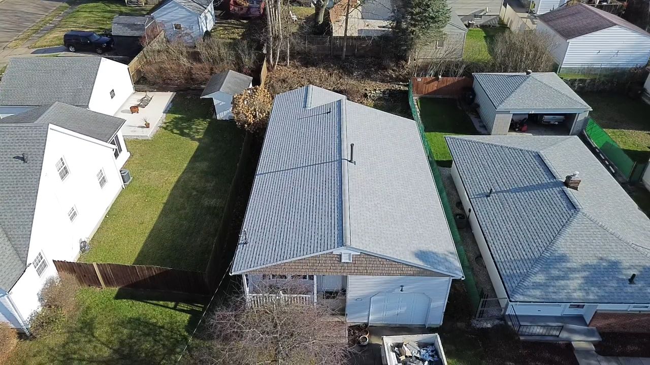 Atlas Pinnacle, Color: Oyster Shell, Drip Edge: White by Eagle Eye Roofing