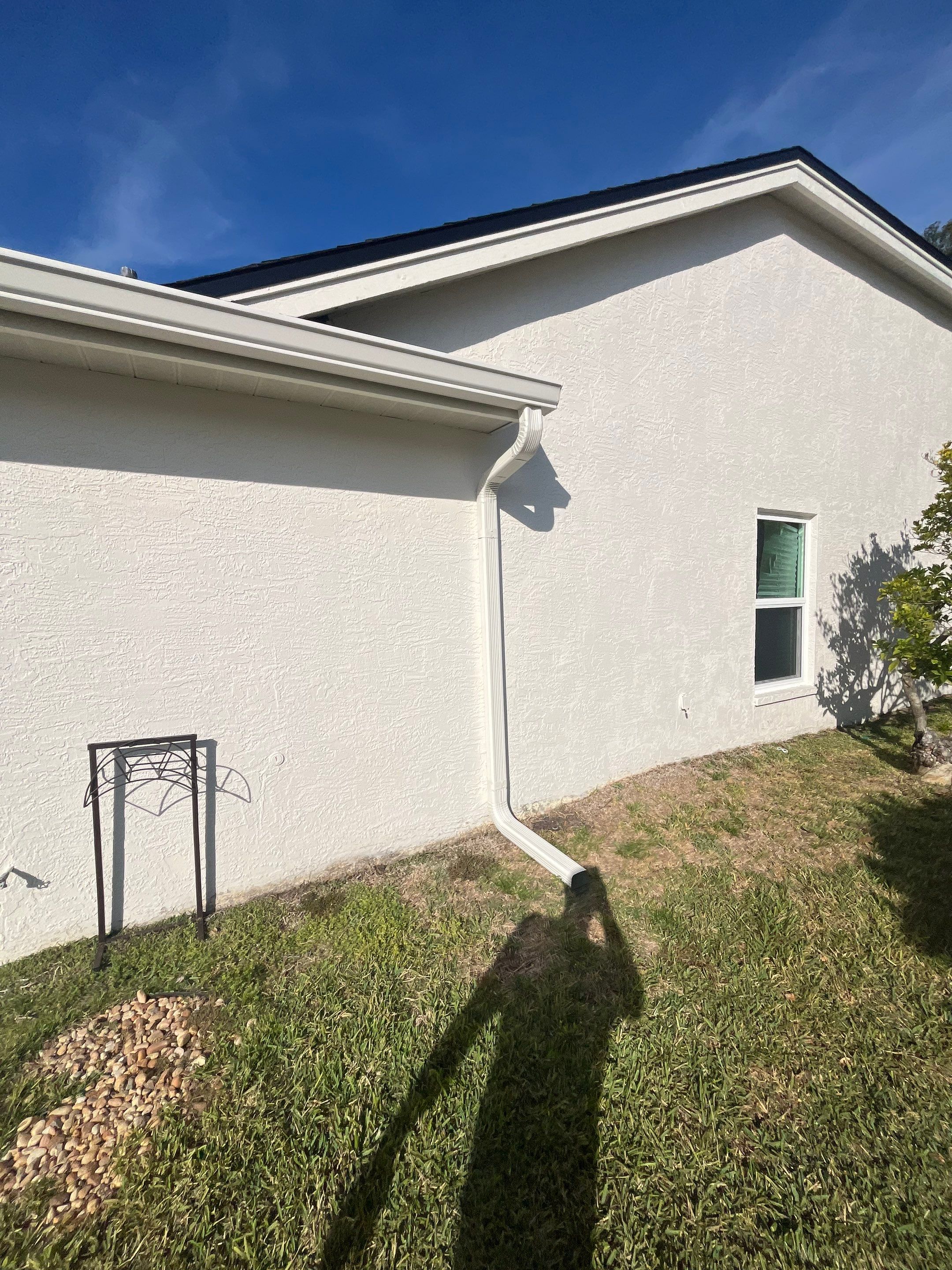 6 Inch Seamless Gutters using K-Style Seamless Gutters in Palm Harbor FL by Gutter Professors