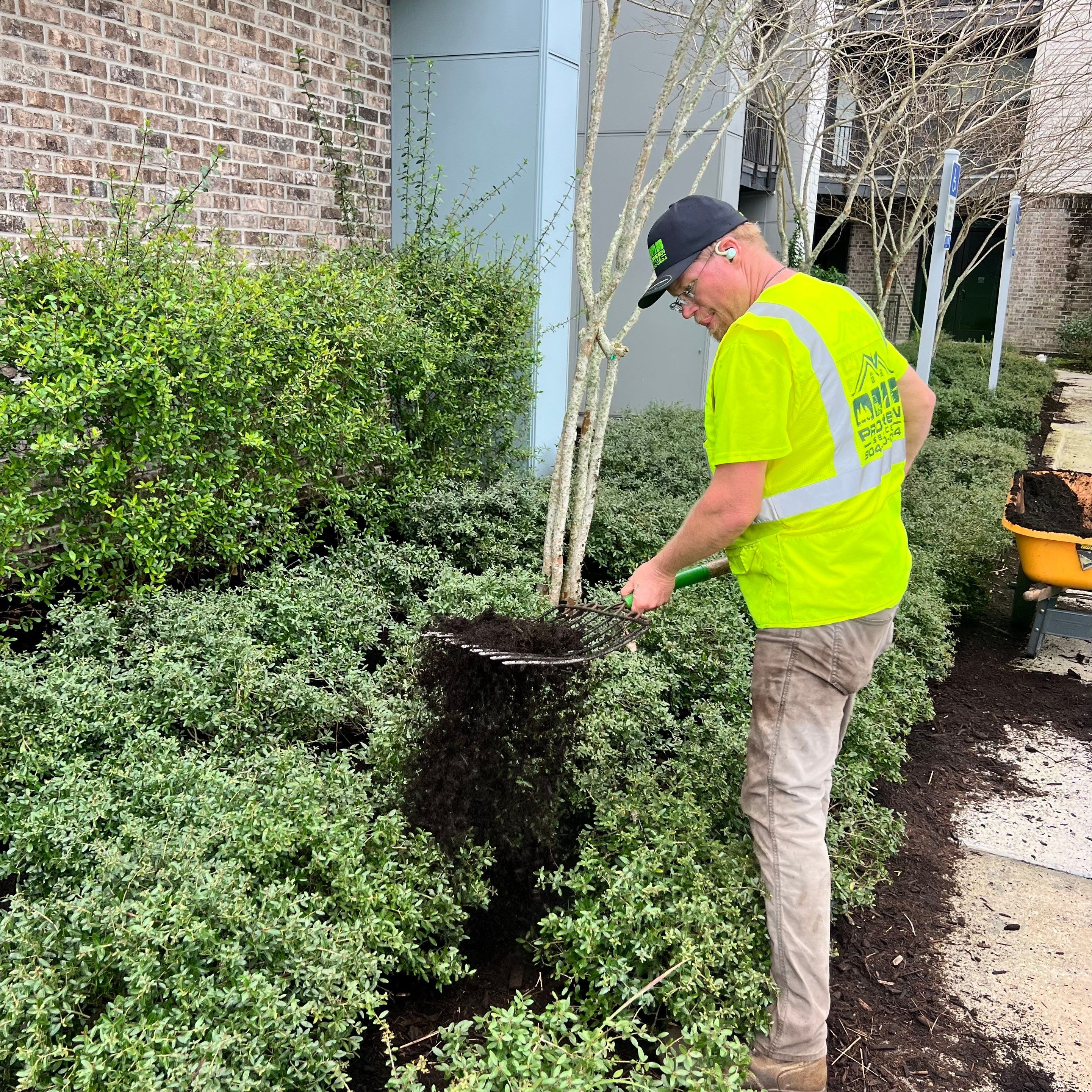 Mulch Installation | JTB Apartments by ProGreen Services