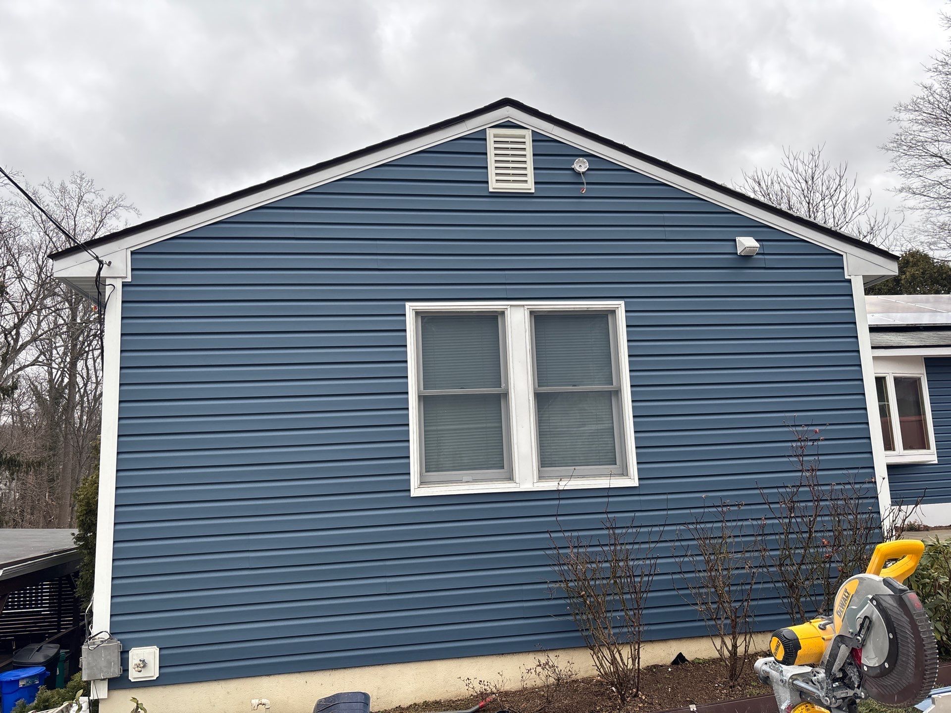 Full House Vinyl Siding Remodel, Mamaroneck, NY by Ideal Siding 
