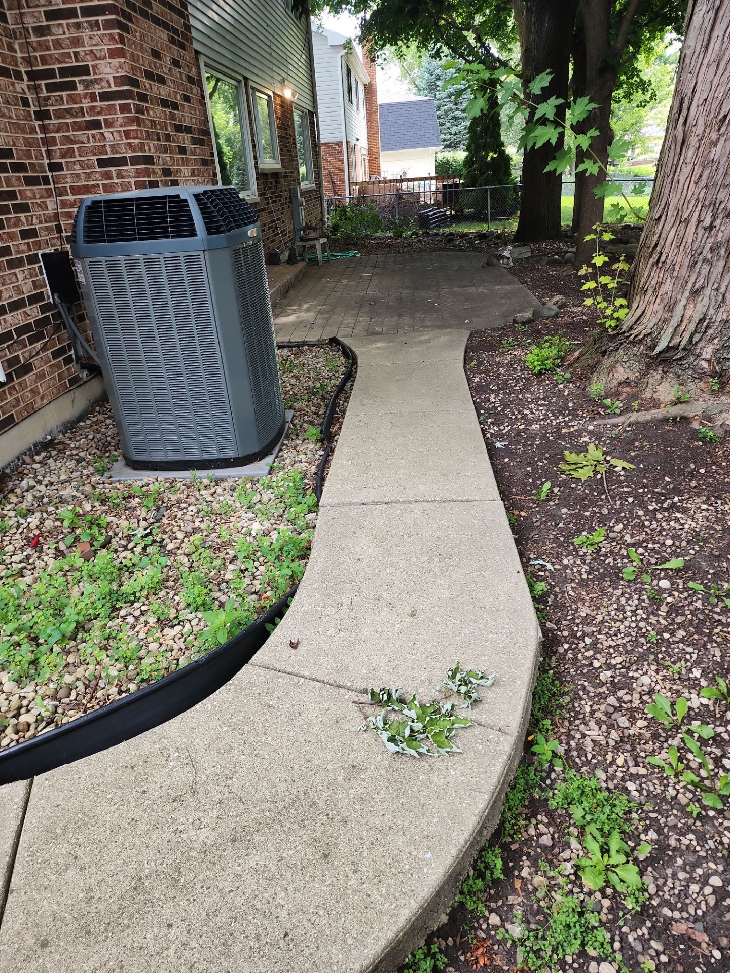 Palatine house wash and concrete power washing by Northern Power Washing LLC.