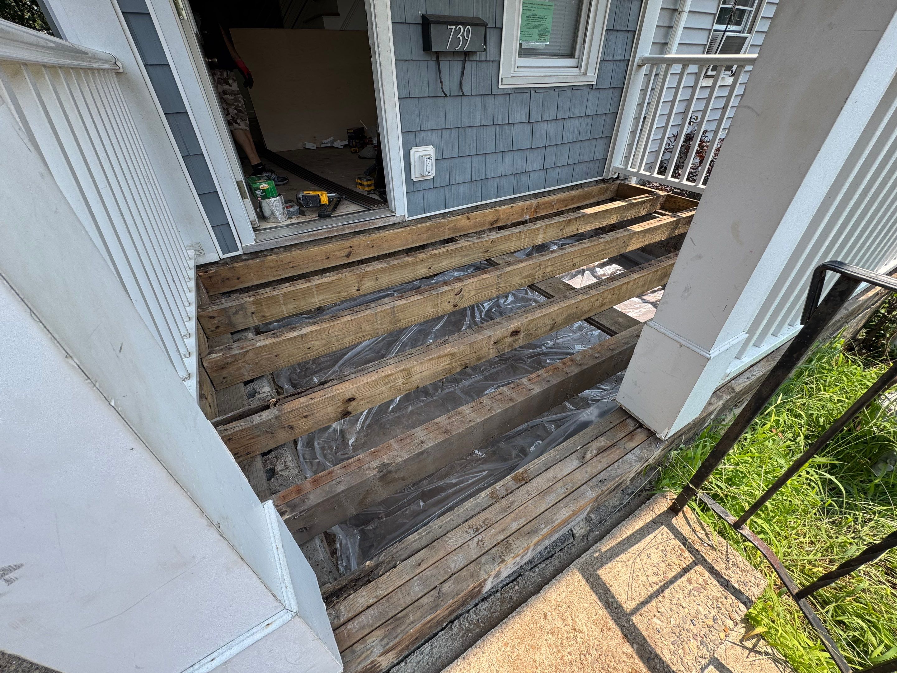 Full House Rehab, Flooring, Kitchen, Porch, Structural, Painting by AXR Inc