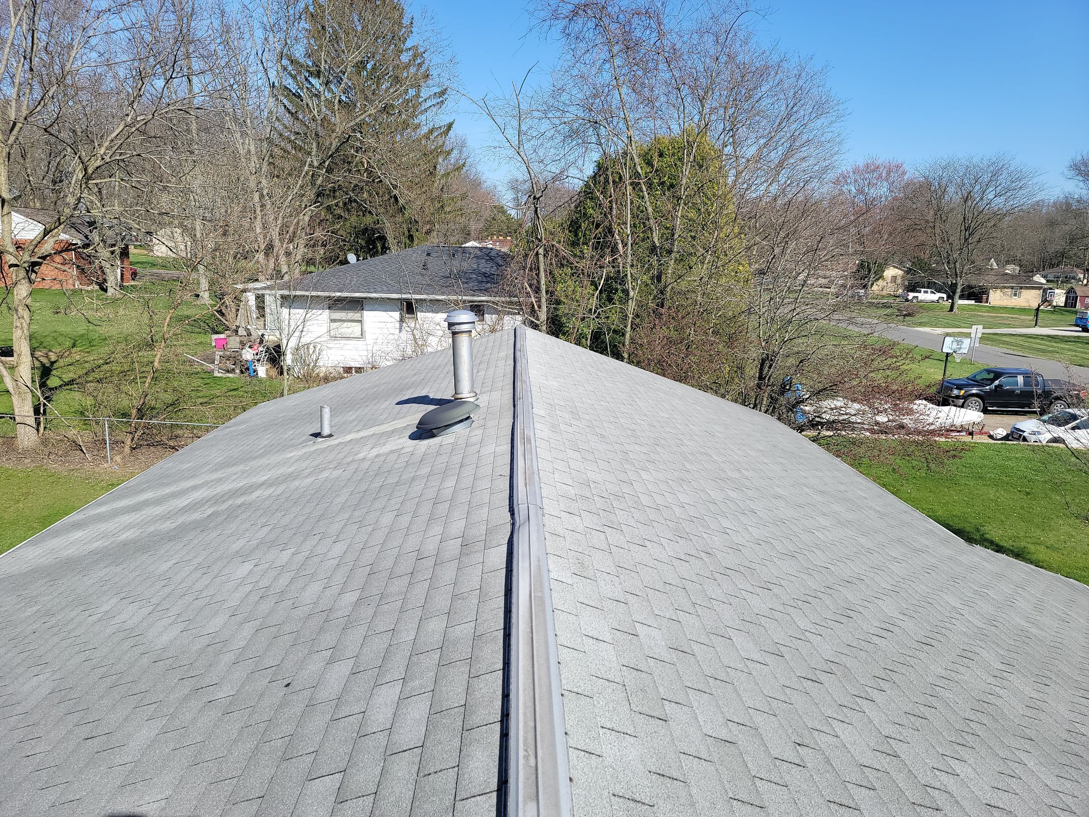 ATLAS PINNACLE COLOR: BLACK SHADOW DRIP EDGE: WHITE by Eagle Eye Roofing