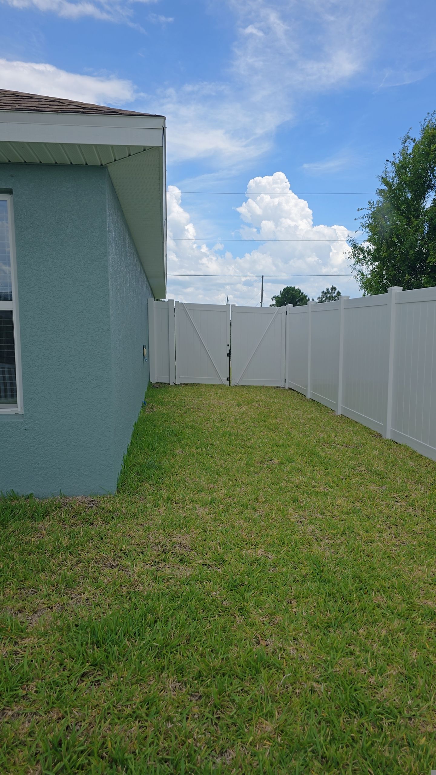 Vinyl Fence Install in Port Charlotte by True Fence LLC
